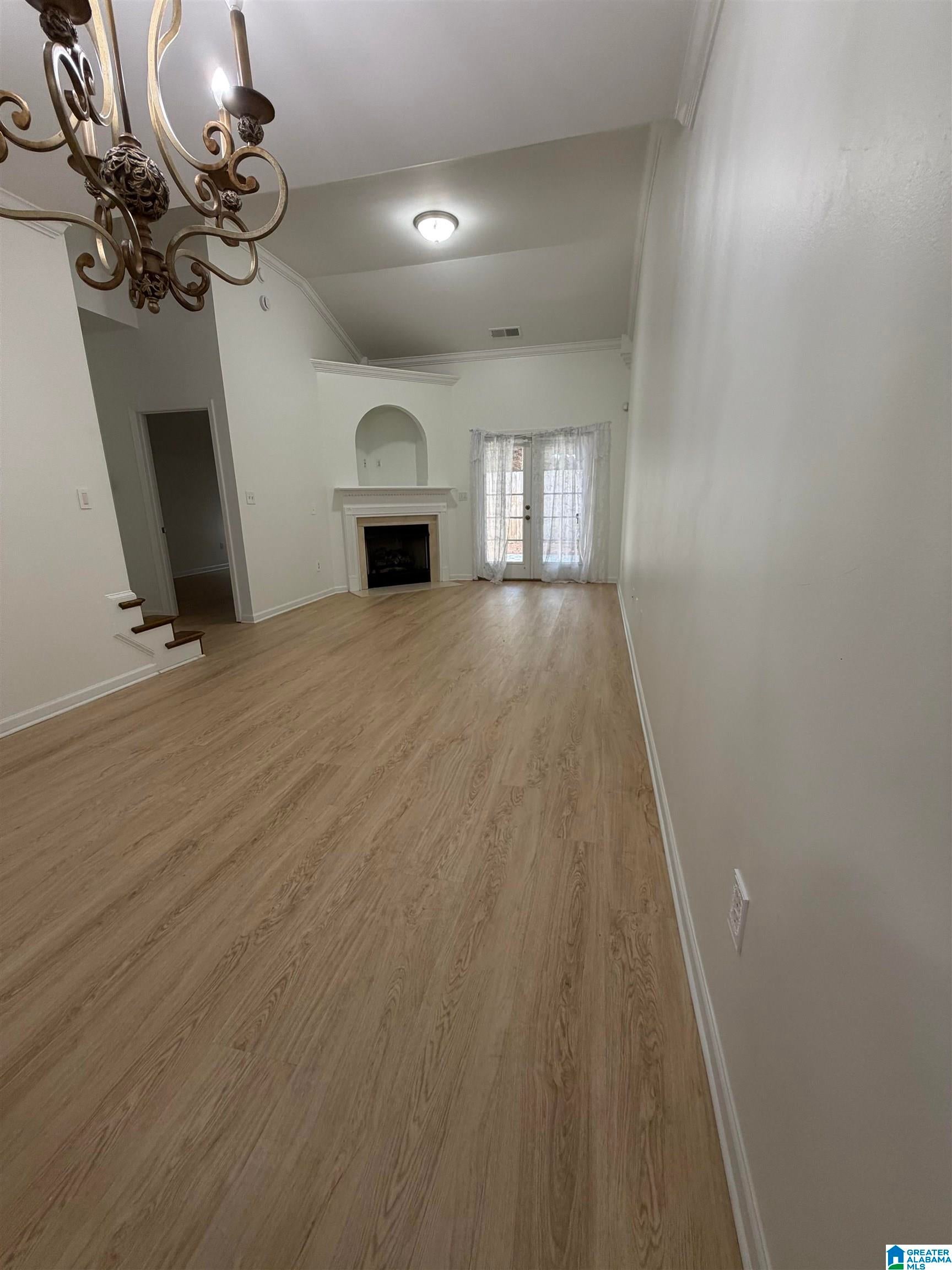 1013 ASHWOOD DRIVE