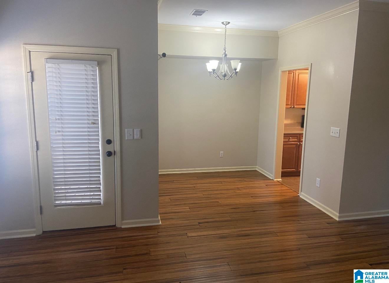 2064 QUEENS COURT - Photo 2