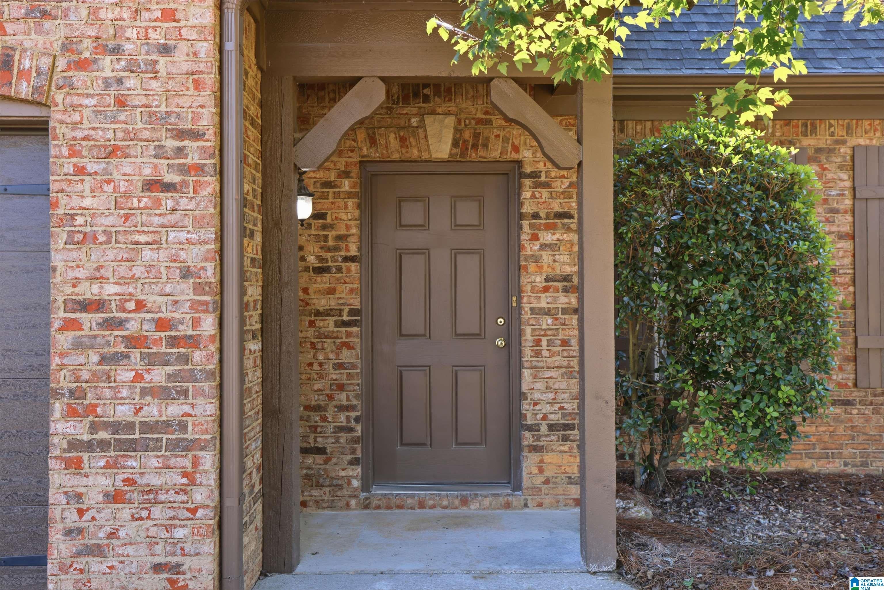 2304 DUNBAR CIRCLE