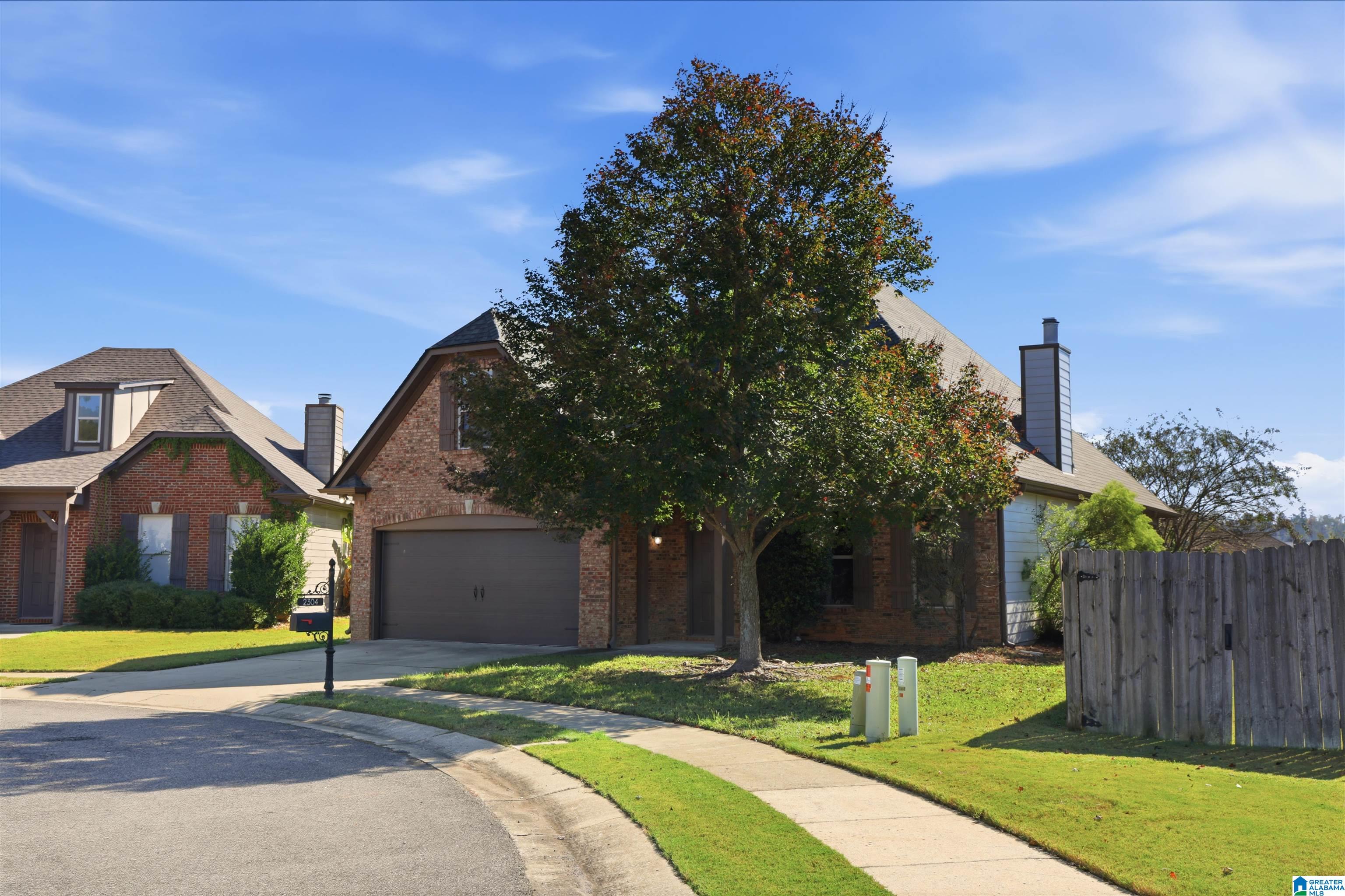 2304 DUNBAR CIRCLE