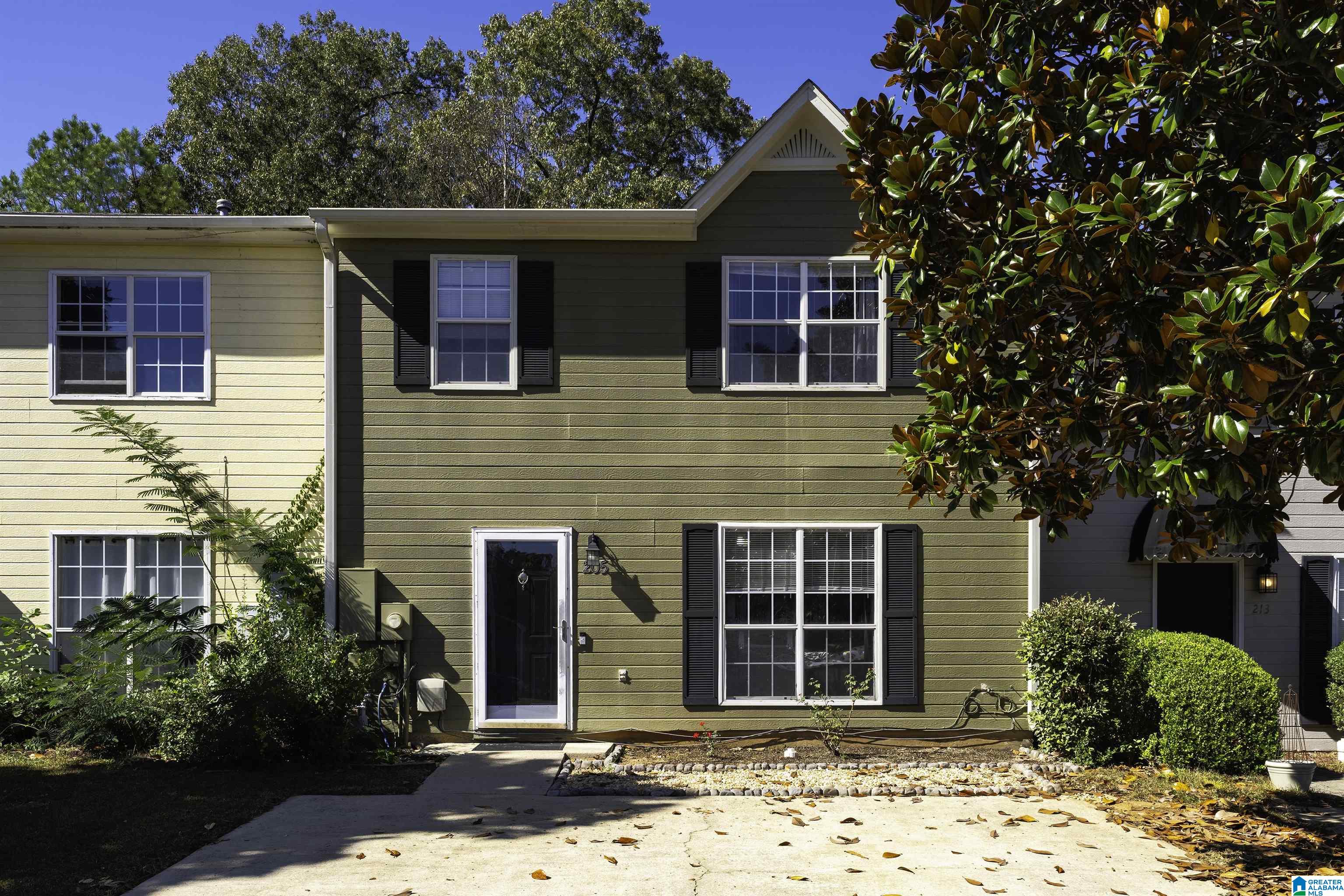 205 WILLOW POINT CIRCLE