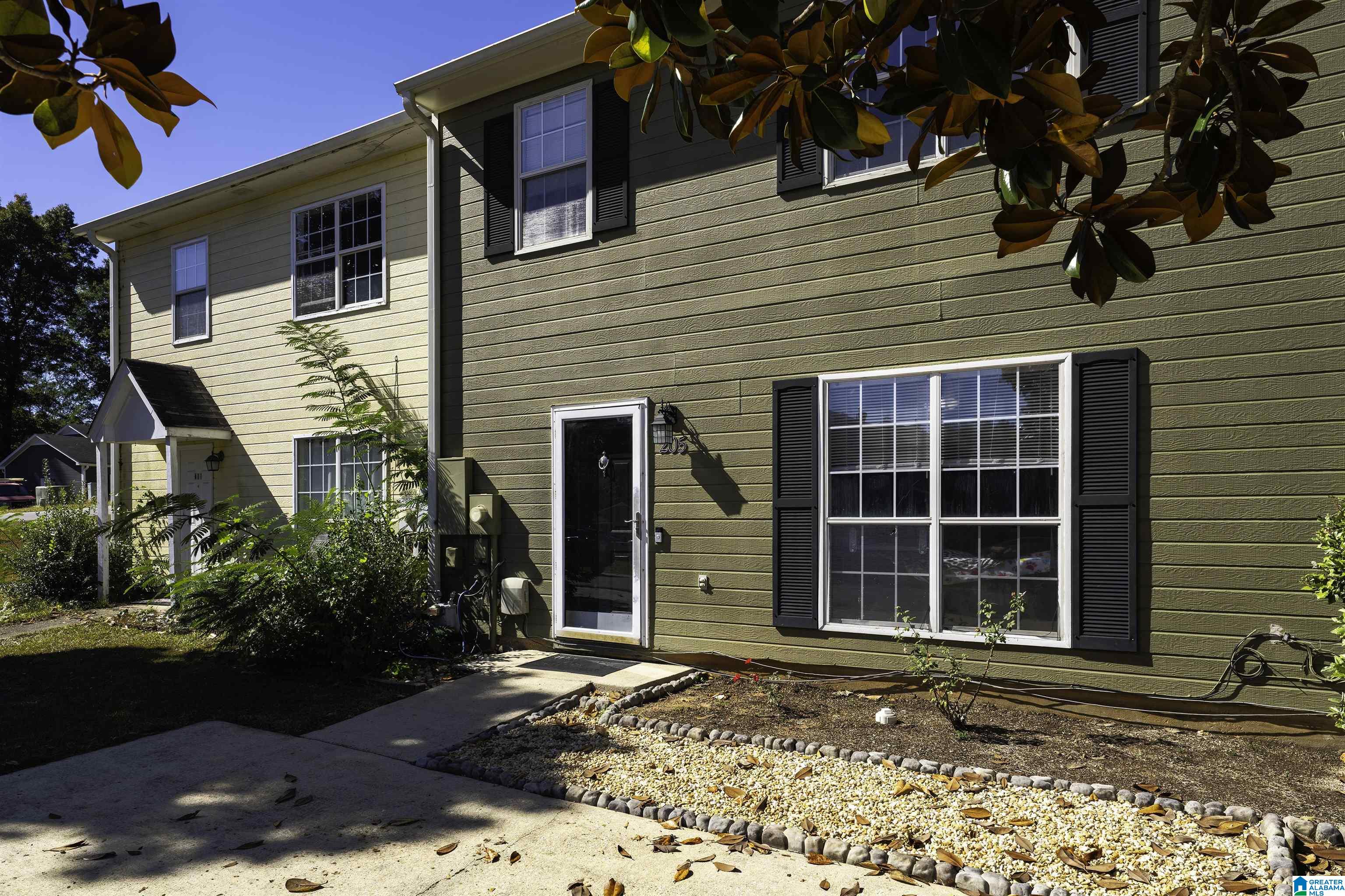 205 WILLOW POINT CIRCLE