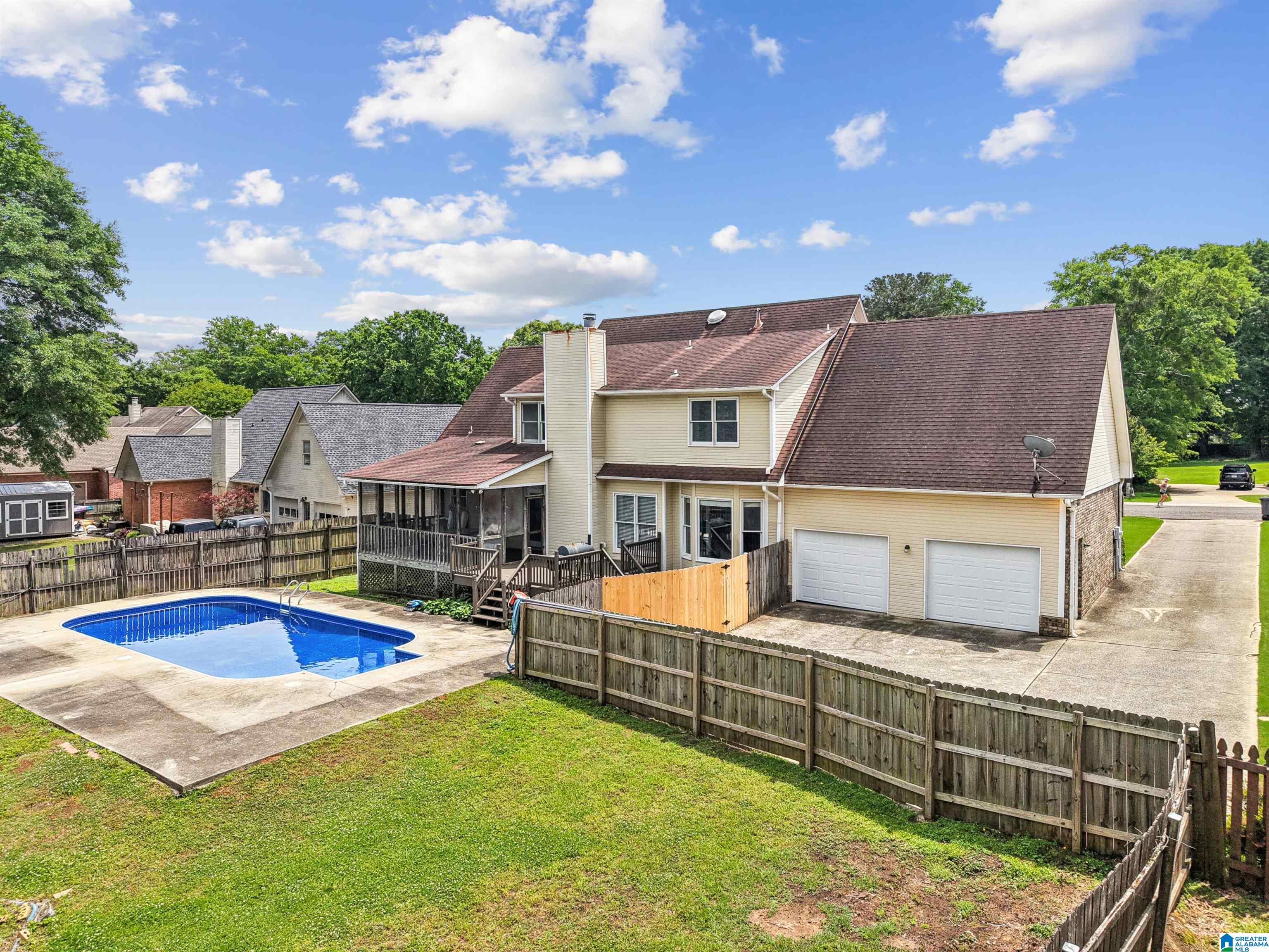 508 WATER OAK CIRCLE