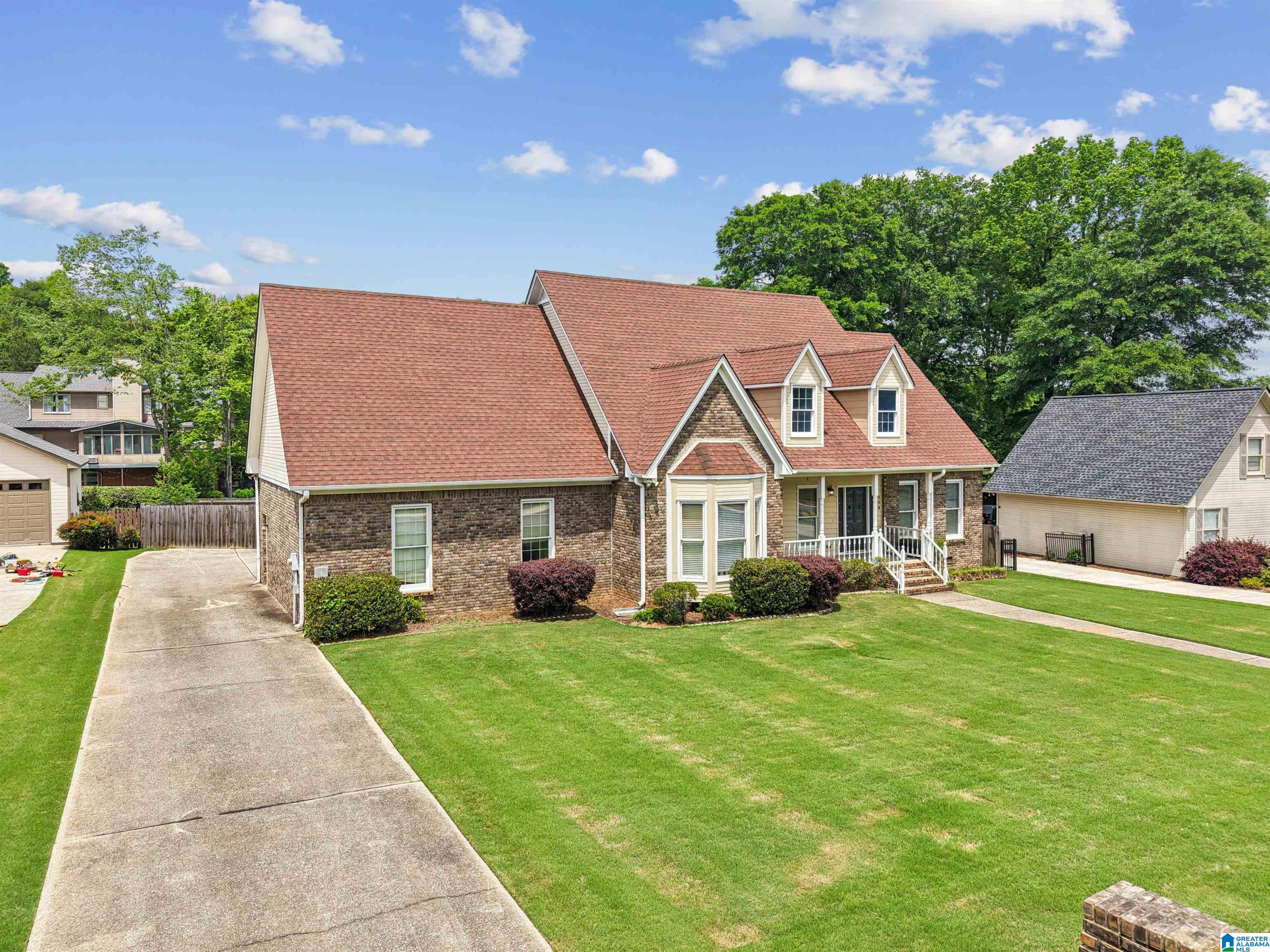 508 WATER OAK CIRCLE