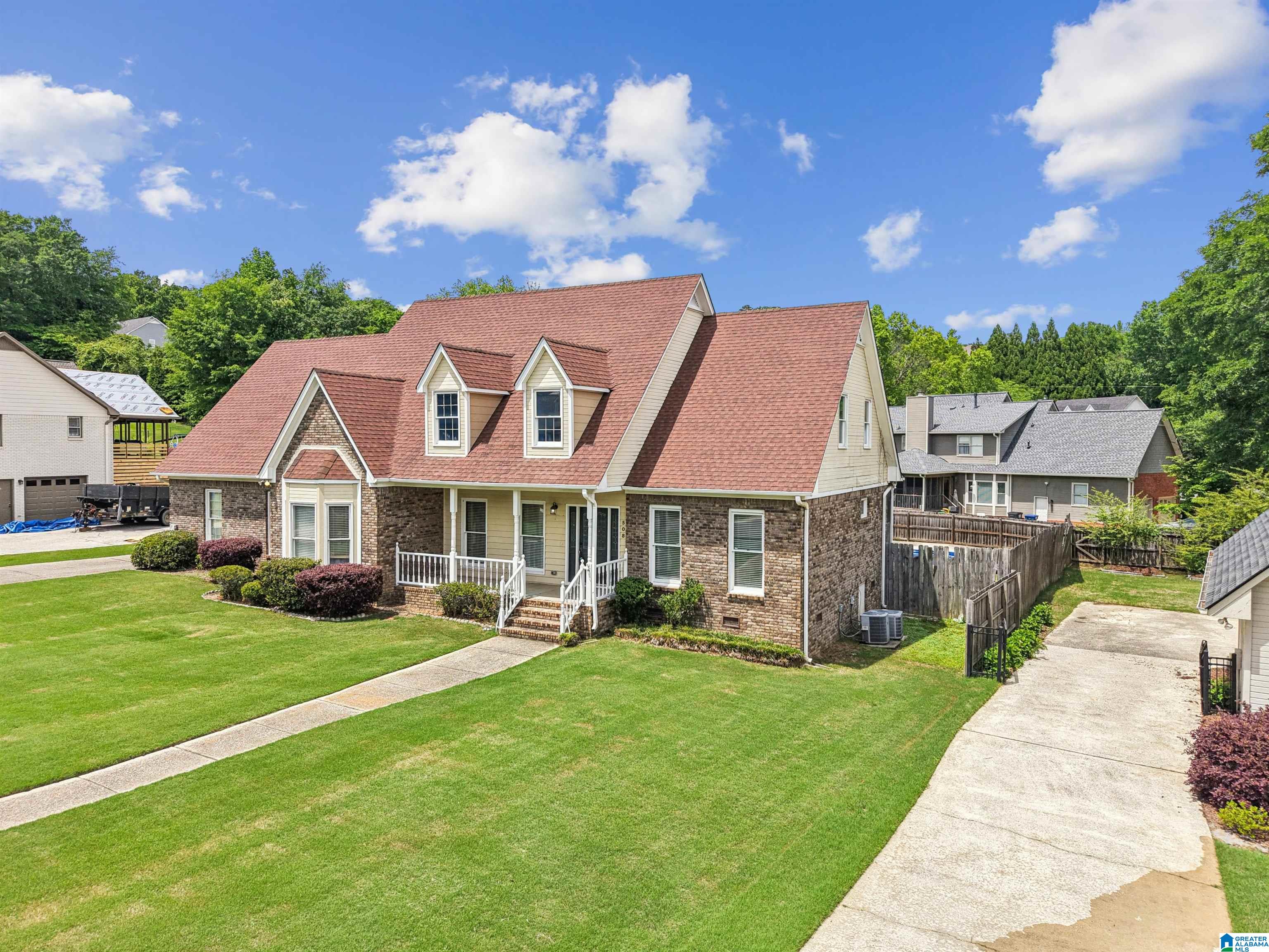 508 WATER OAK CIRCLE