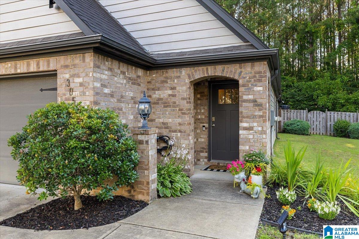 305 REED WAY