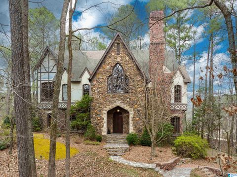 1075 COUNTRY CLUB CIRCLE HOOVER AL 35244