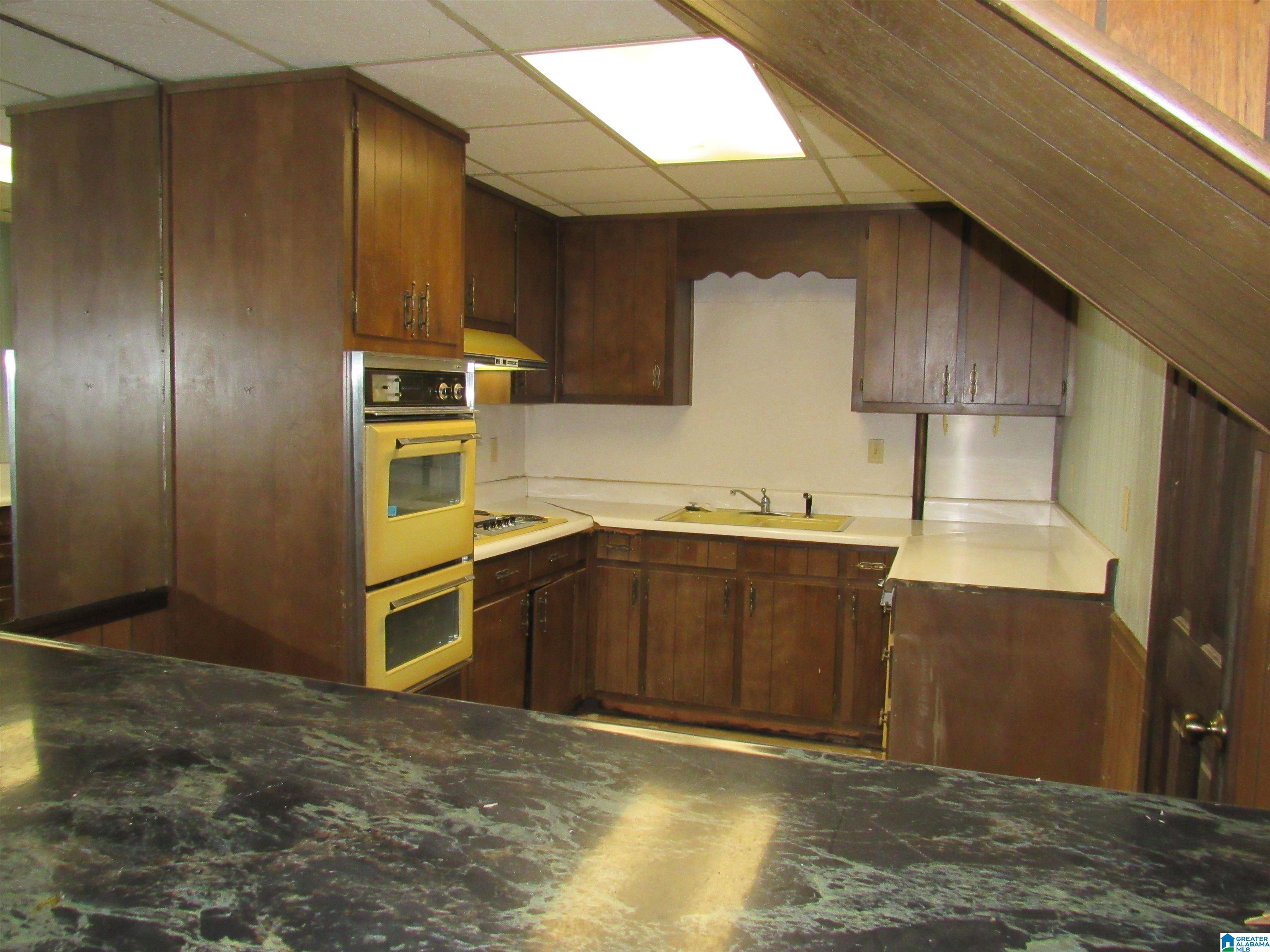 4040 ROYAL OAK COURT