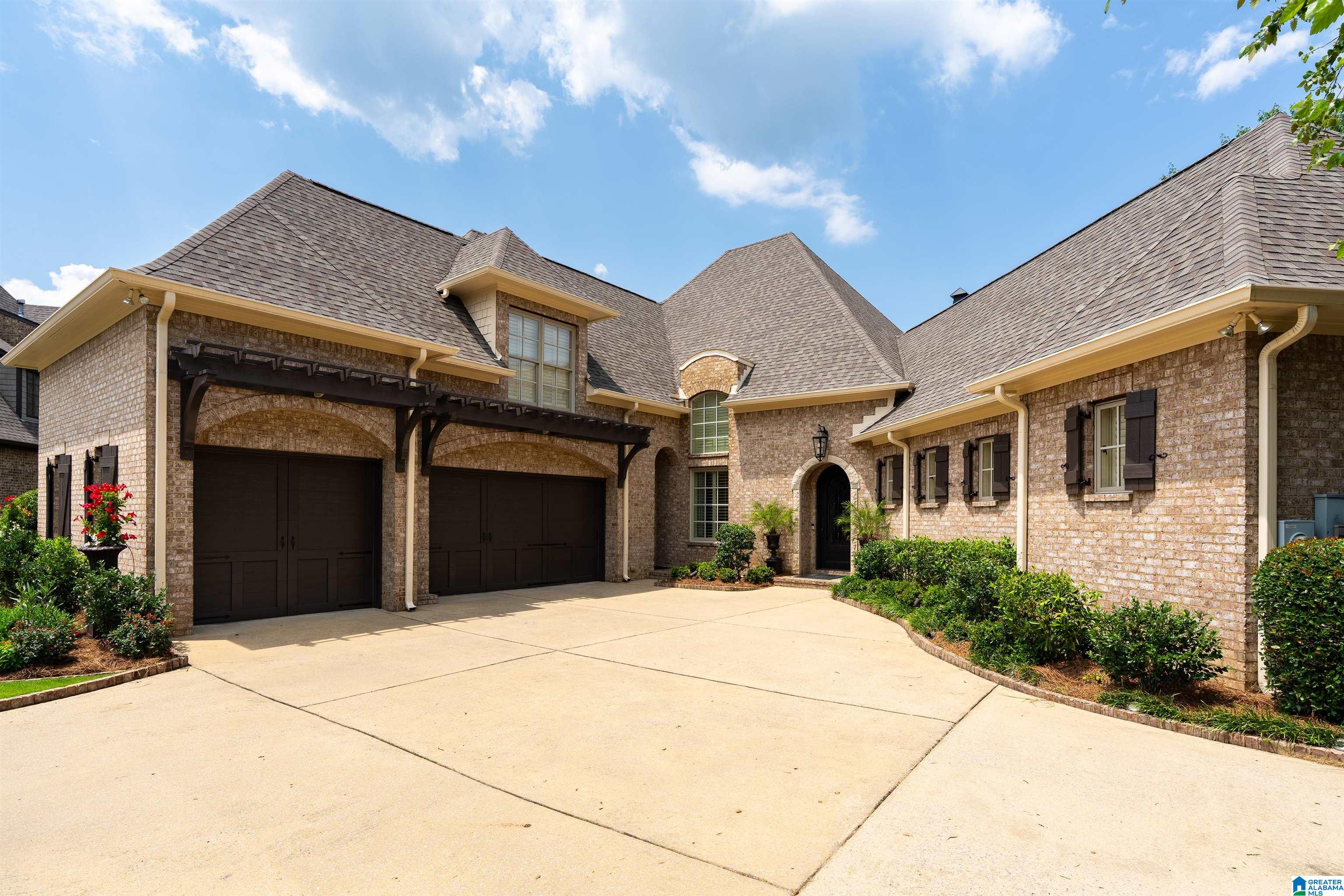 300 WOODWARD COURT