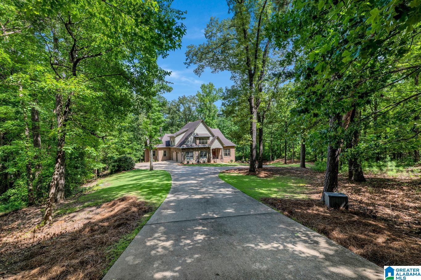 101 N LAKE DRIVE