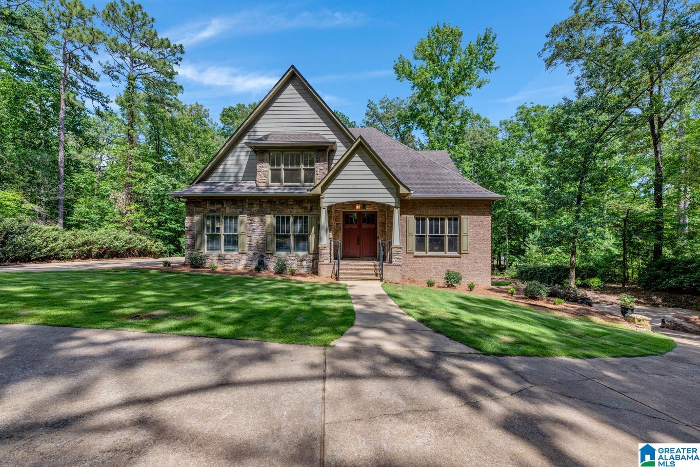 101 N LAKE DRIVE