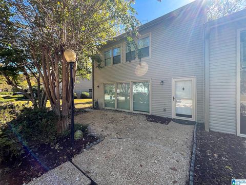 1909 CHANDALAR COURT PELHAM AL 35124