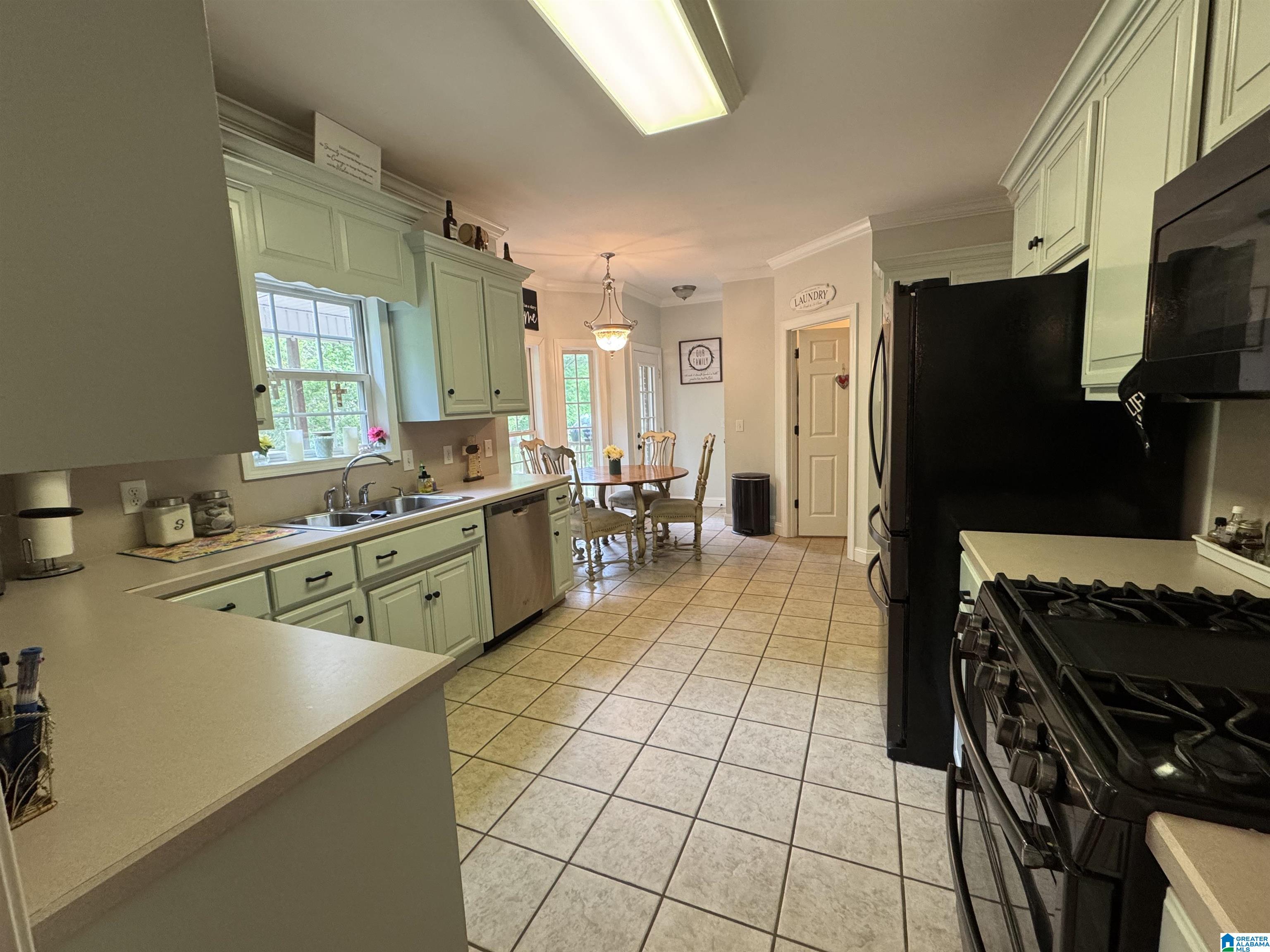 9067 INDEPENDENCE DRIVE