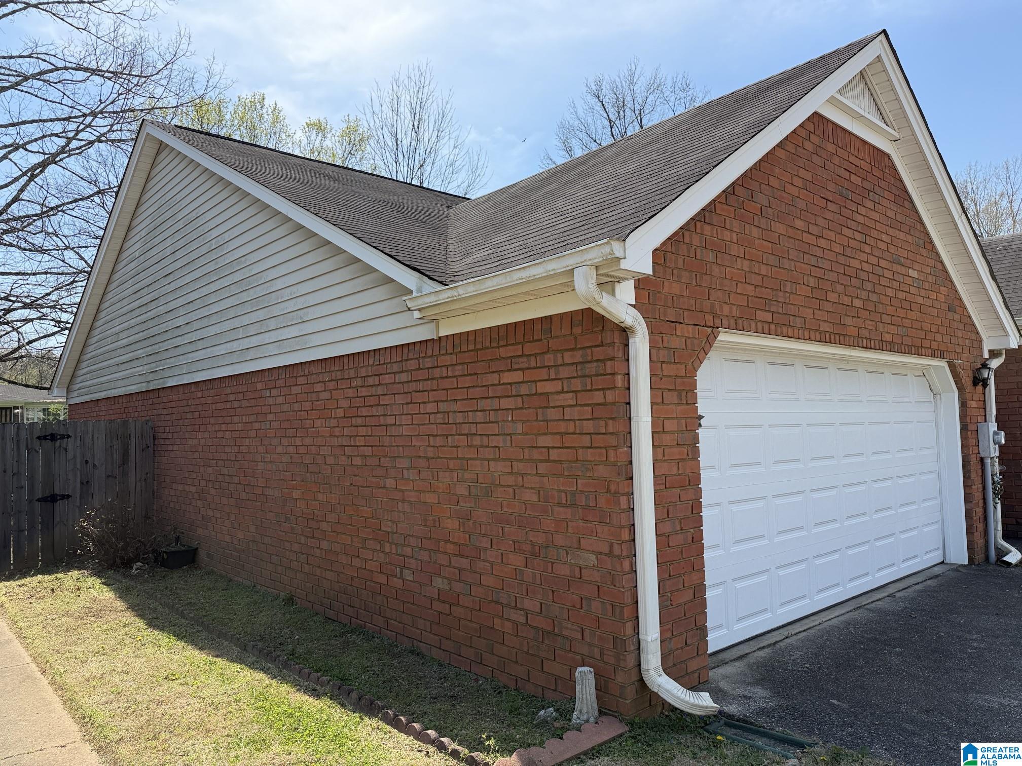 1705 LAKE PARK CIRCLE