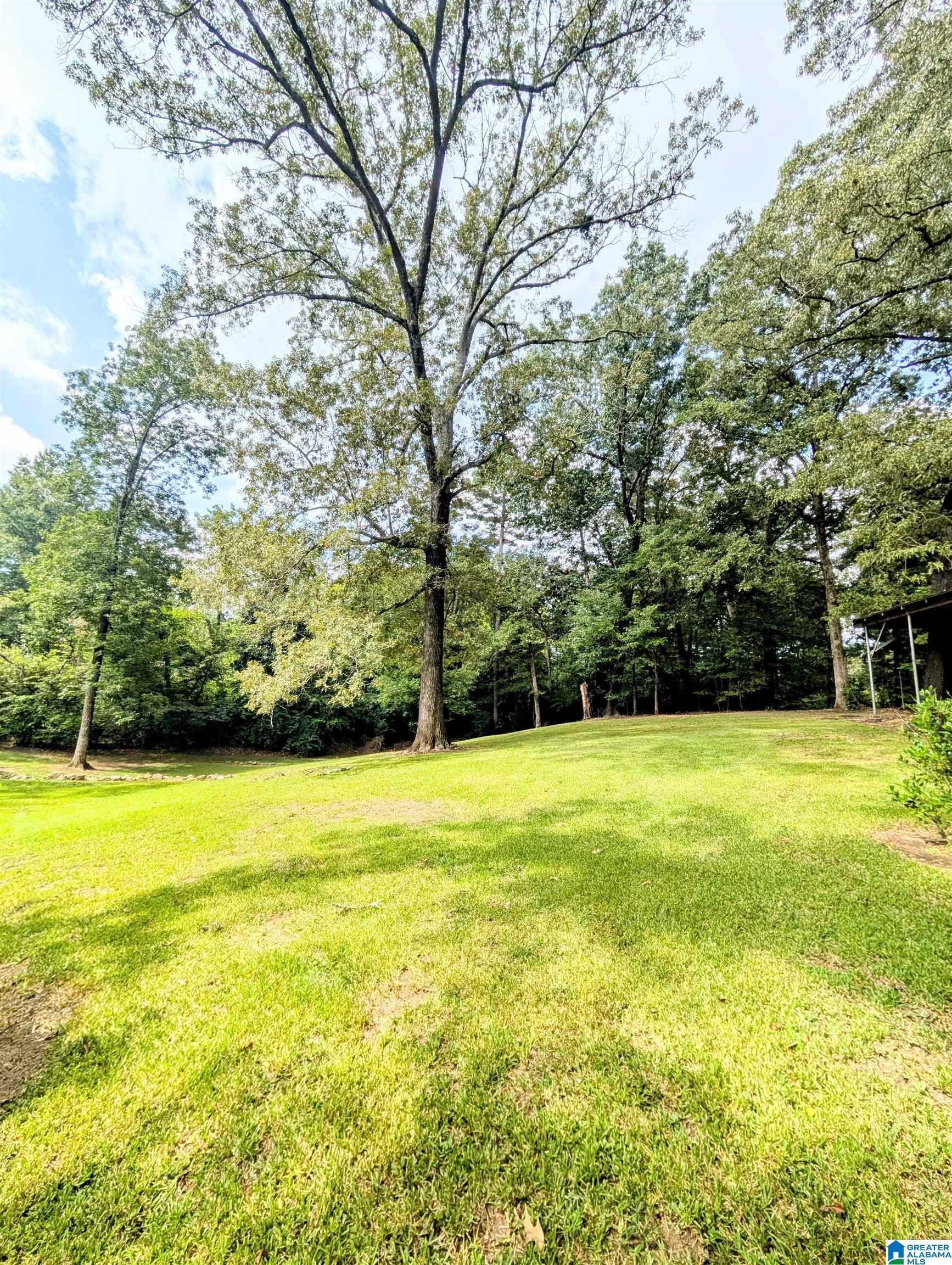 790 LESLIE LANE
