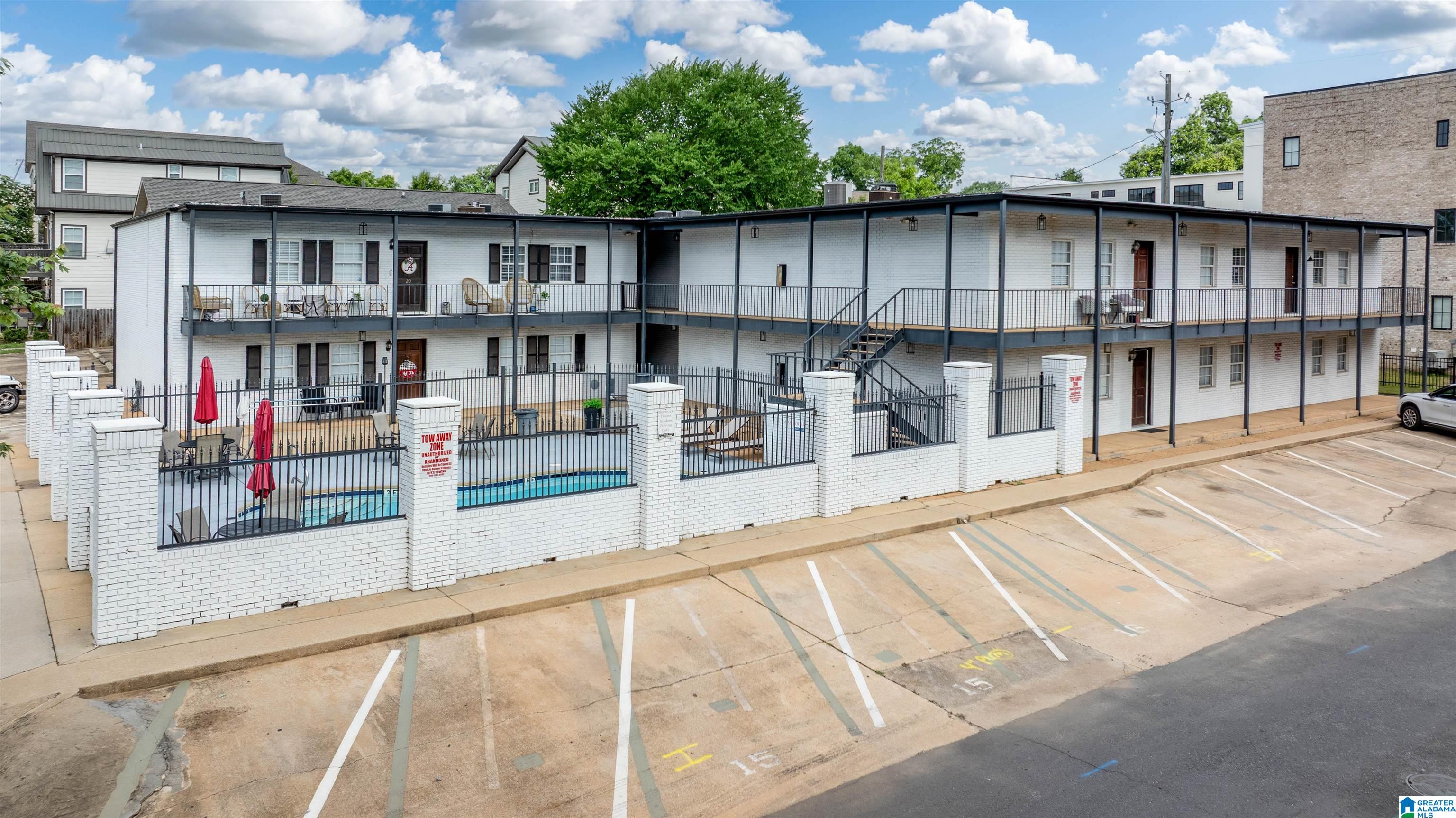 1402 9TH STREET 23