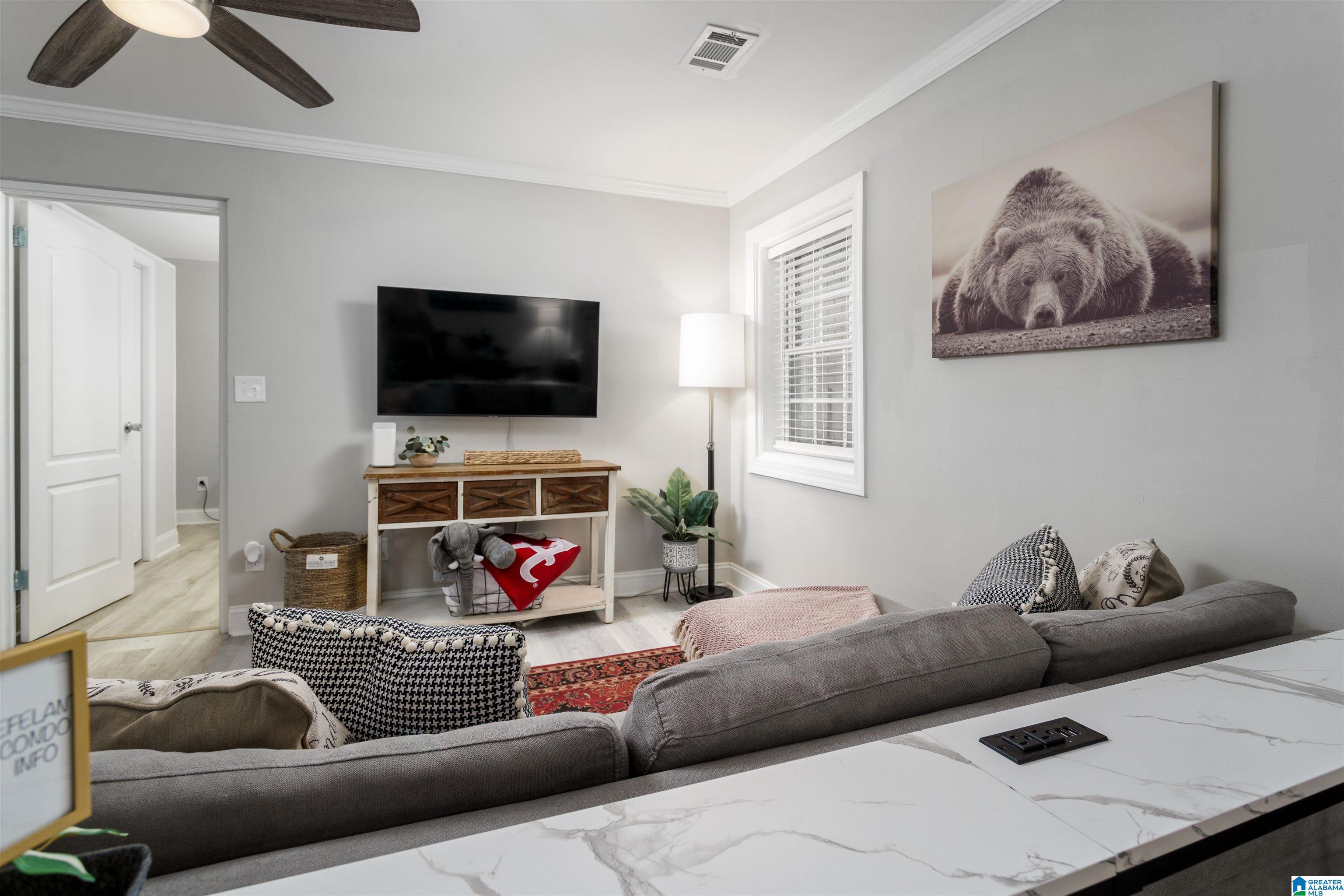 1402 9TH STREET 23