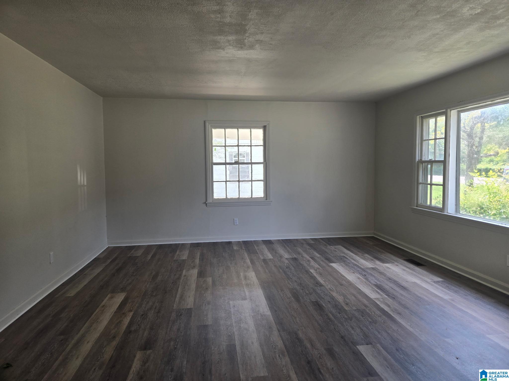 806 MILLER AVENUE