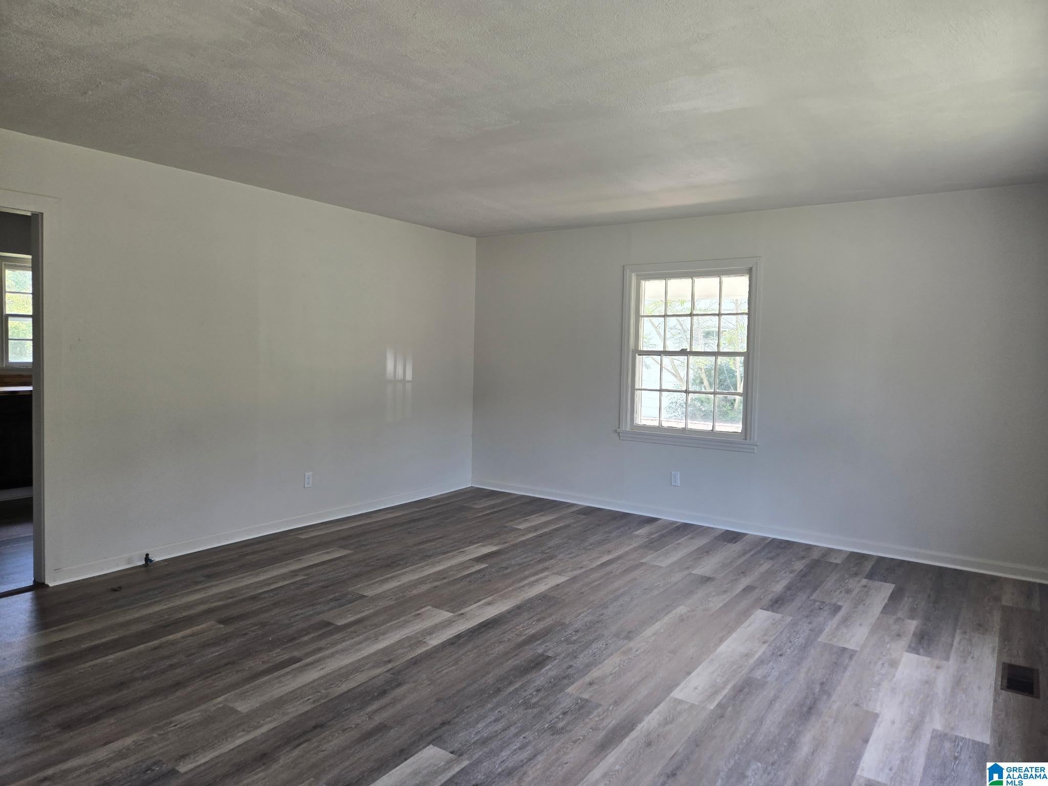 806 MILLER AVENUE