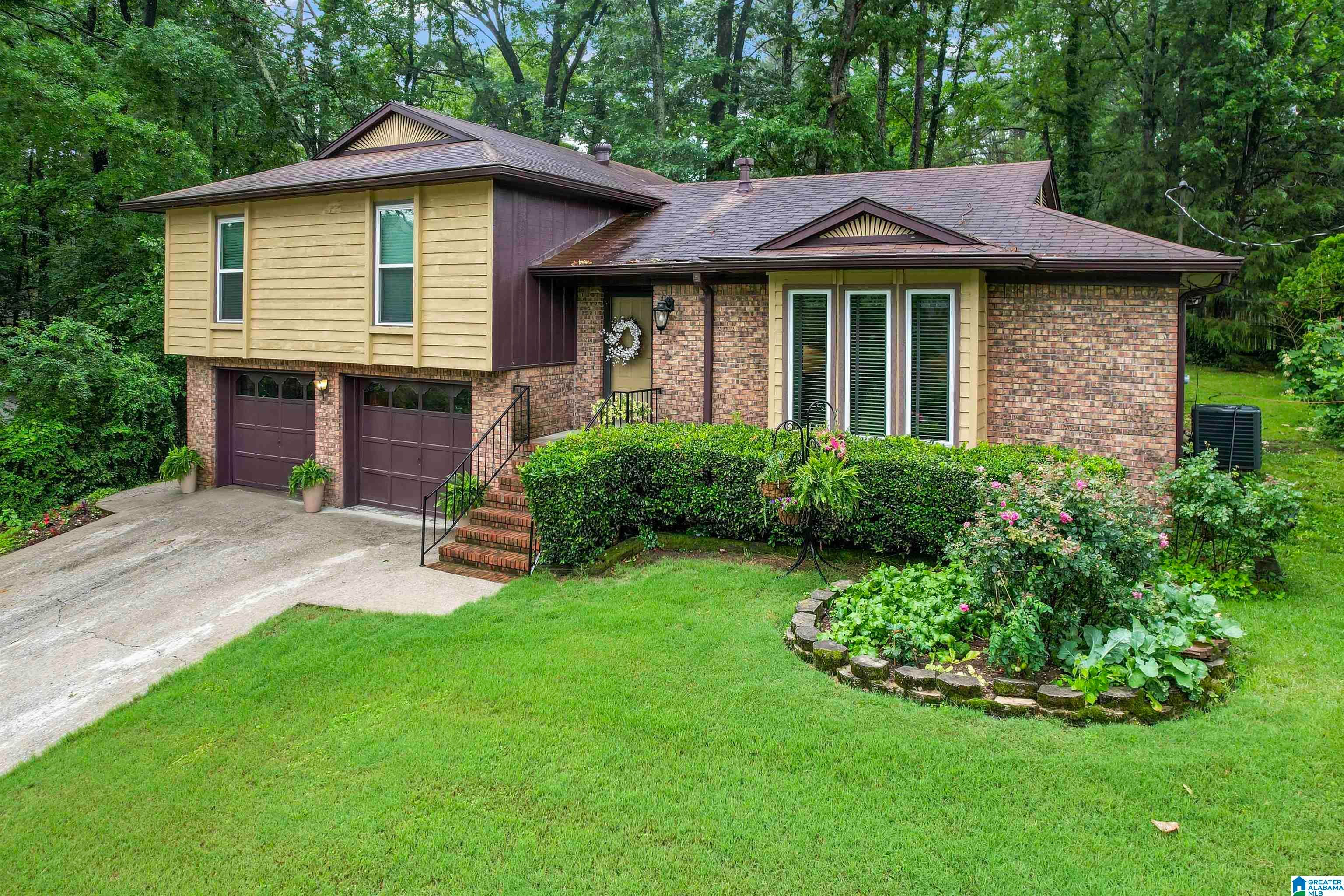829 SEVEN SPRINGS DRIVE
