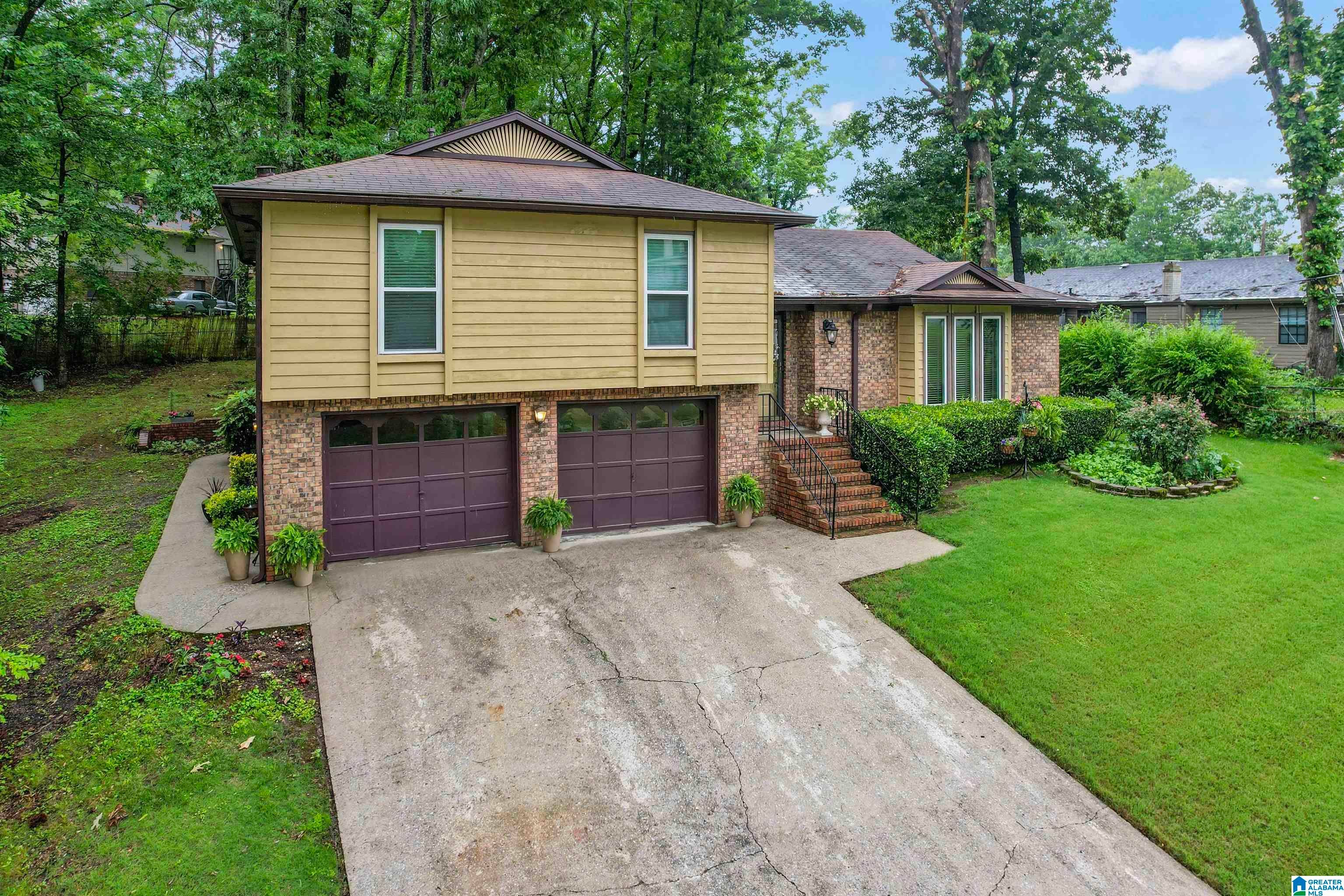 829 SEVEN SPRINGS DRIVE