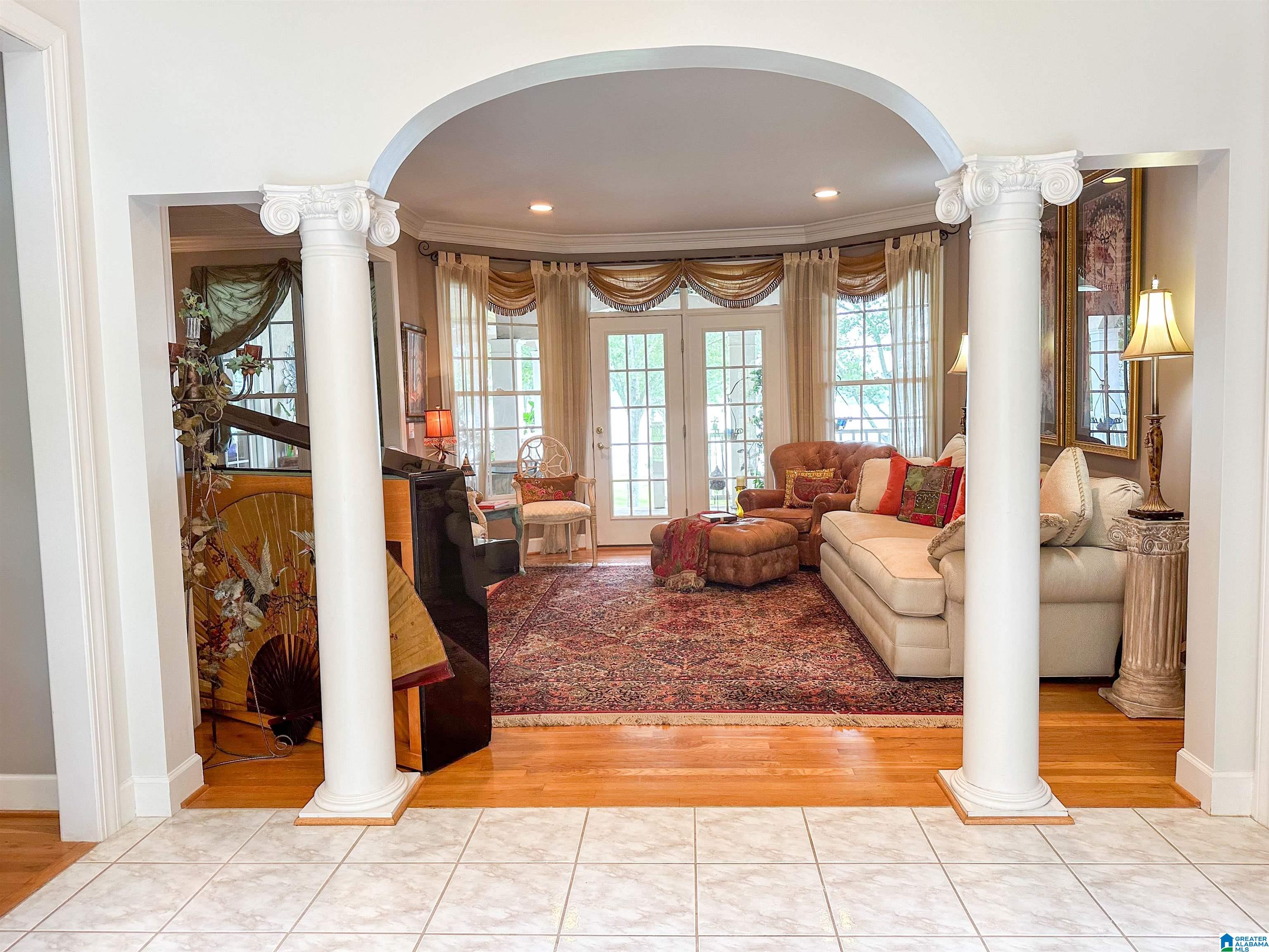 1015 RIVER OAKS DRIVE