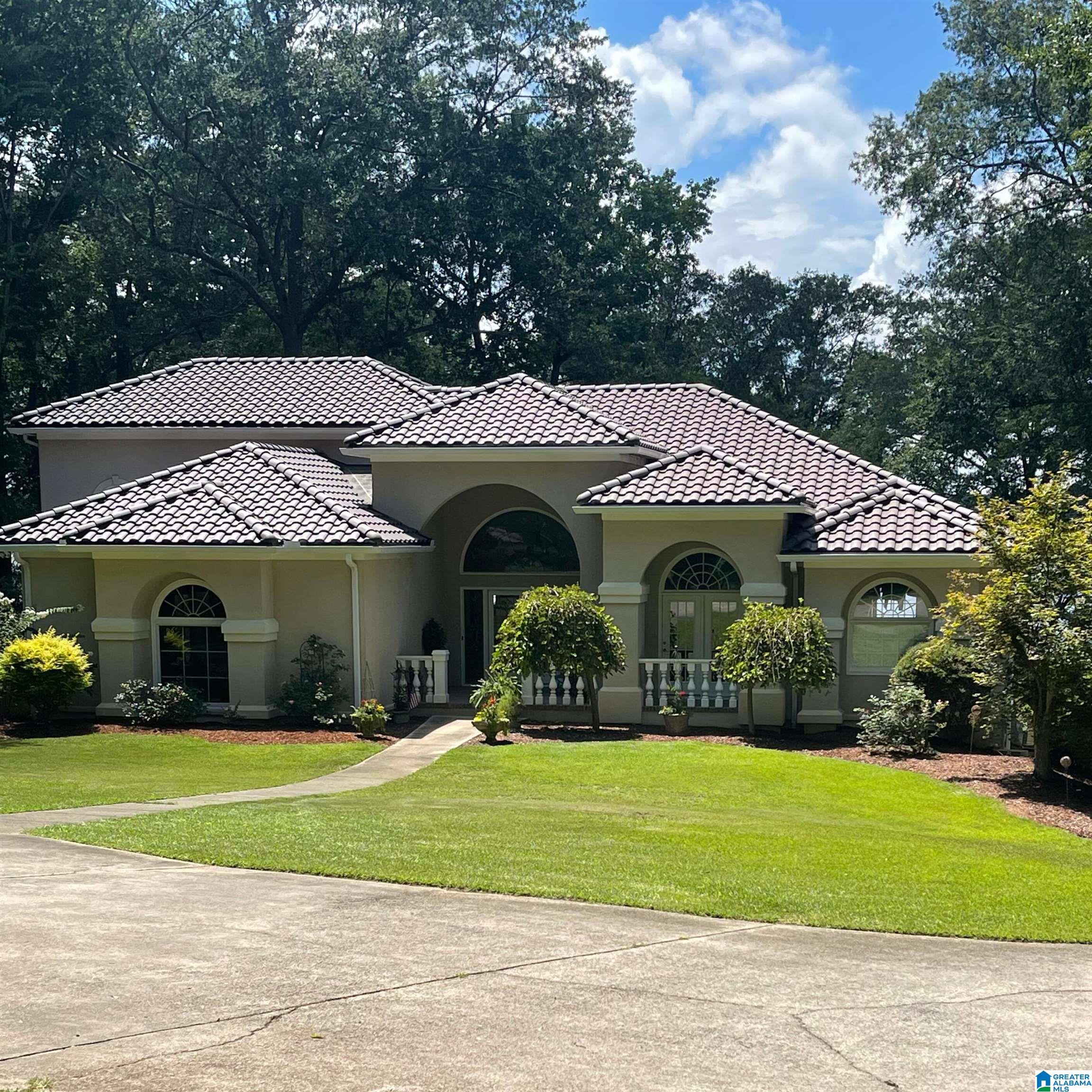 1015 RIVER OAKS DRIVE