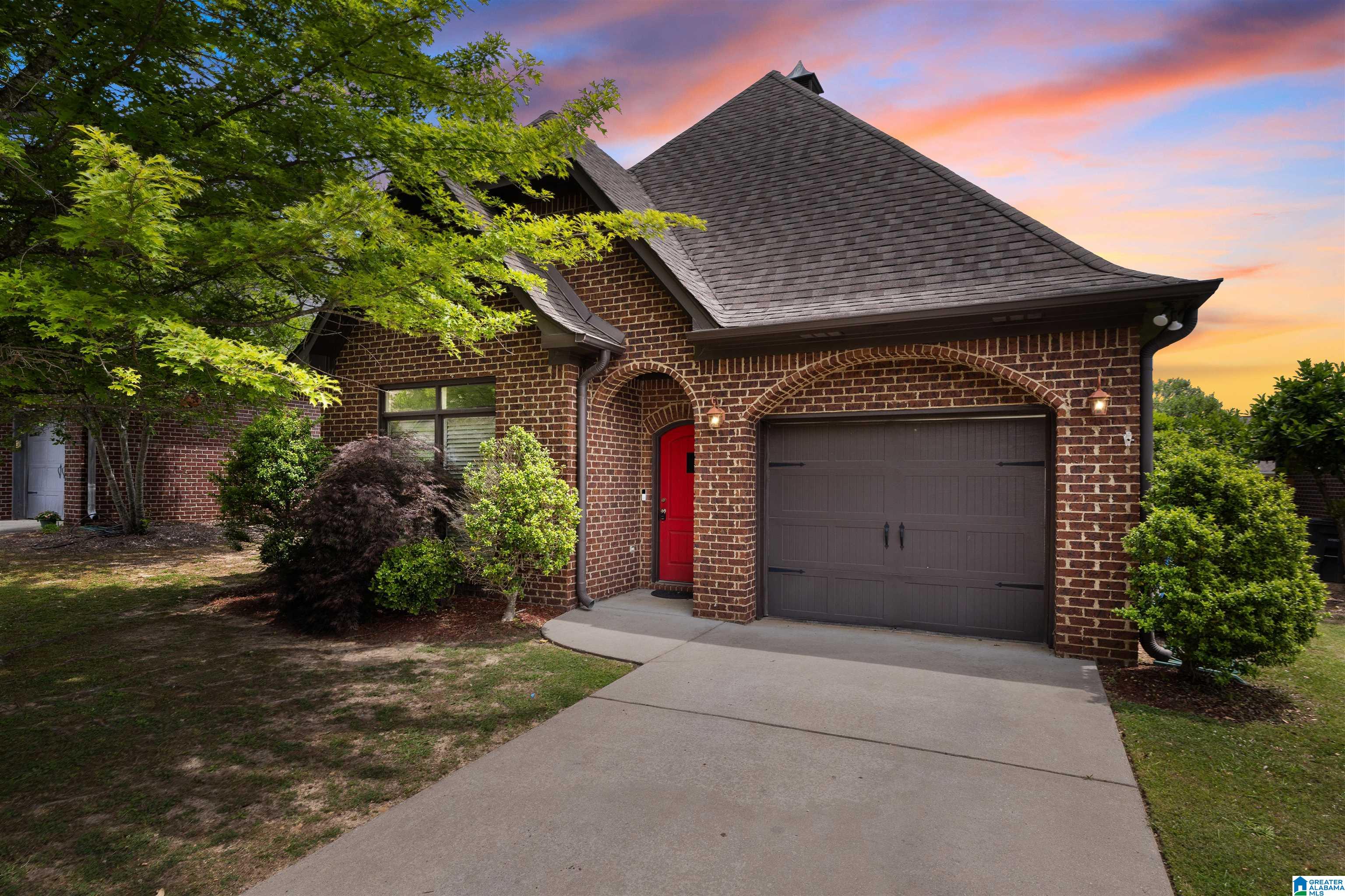 Photo 1 of 37 — 1165 OVERLOOK DRIVE, TRUSSVILLE, AL 35173