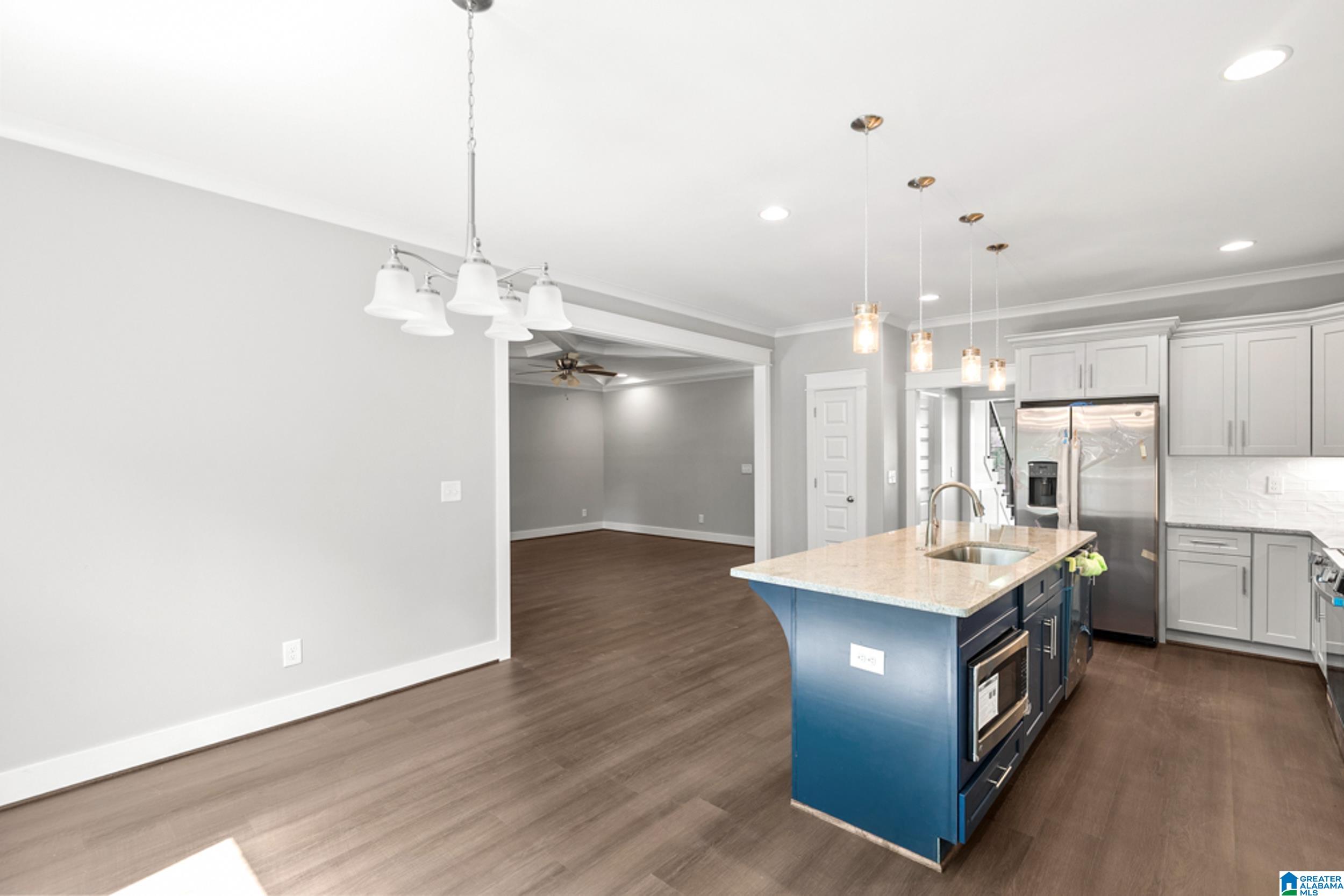 1077 GRANDE VIEW PASS