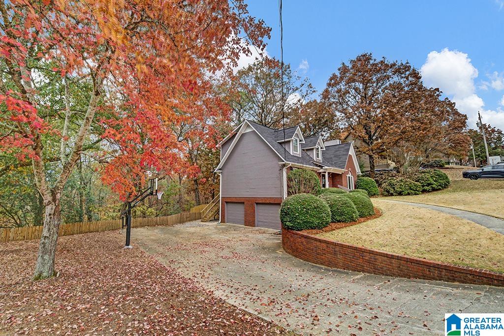 1737 RUSSET CREST CIRCLE