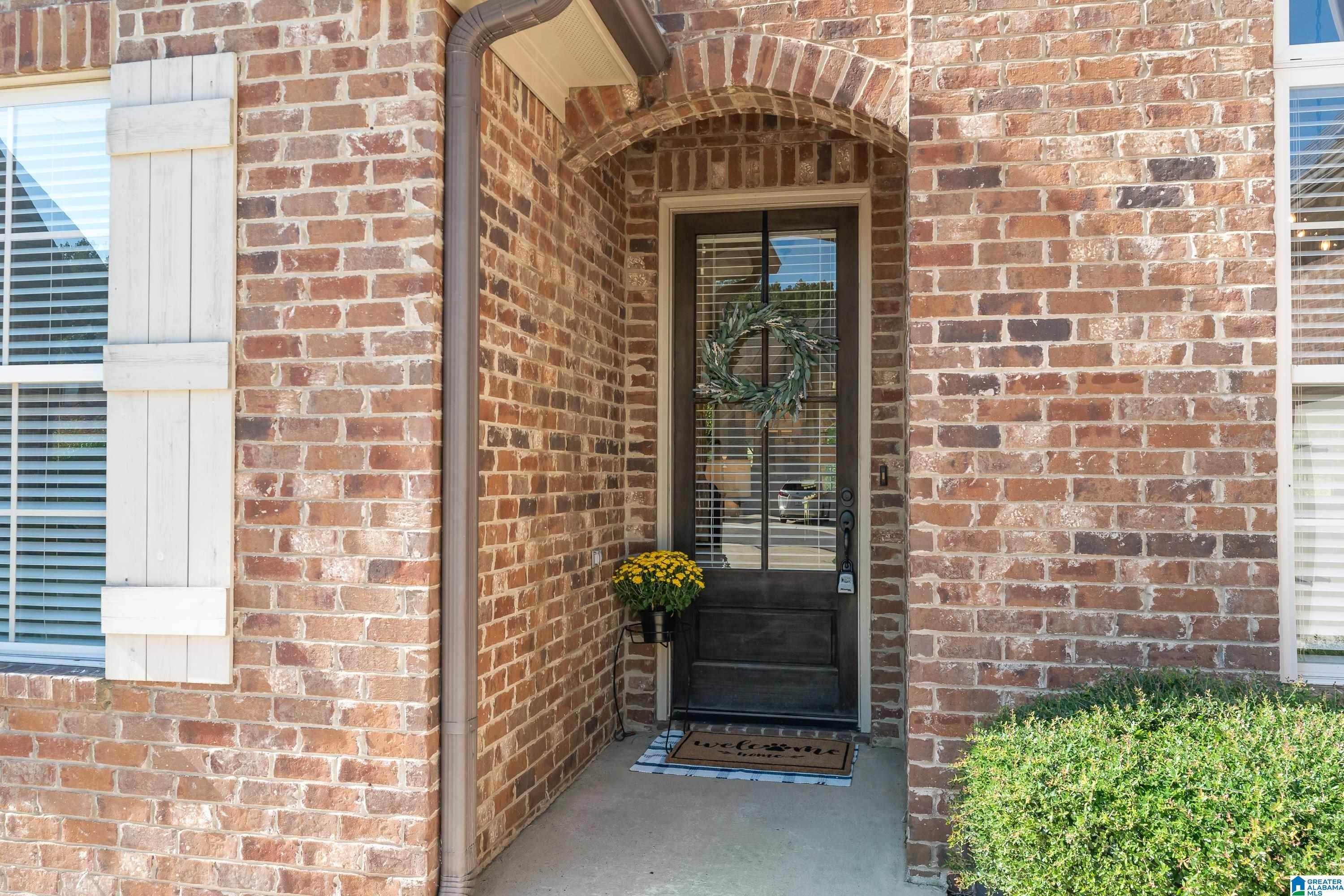 305 DUNROBIN CIRCLE