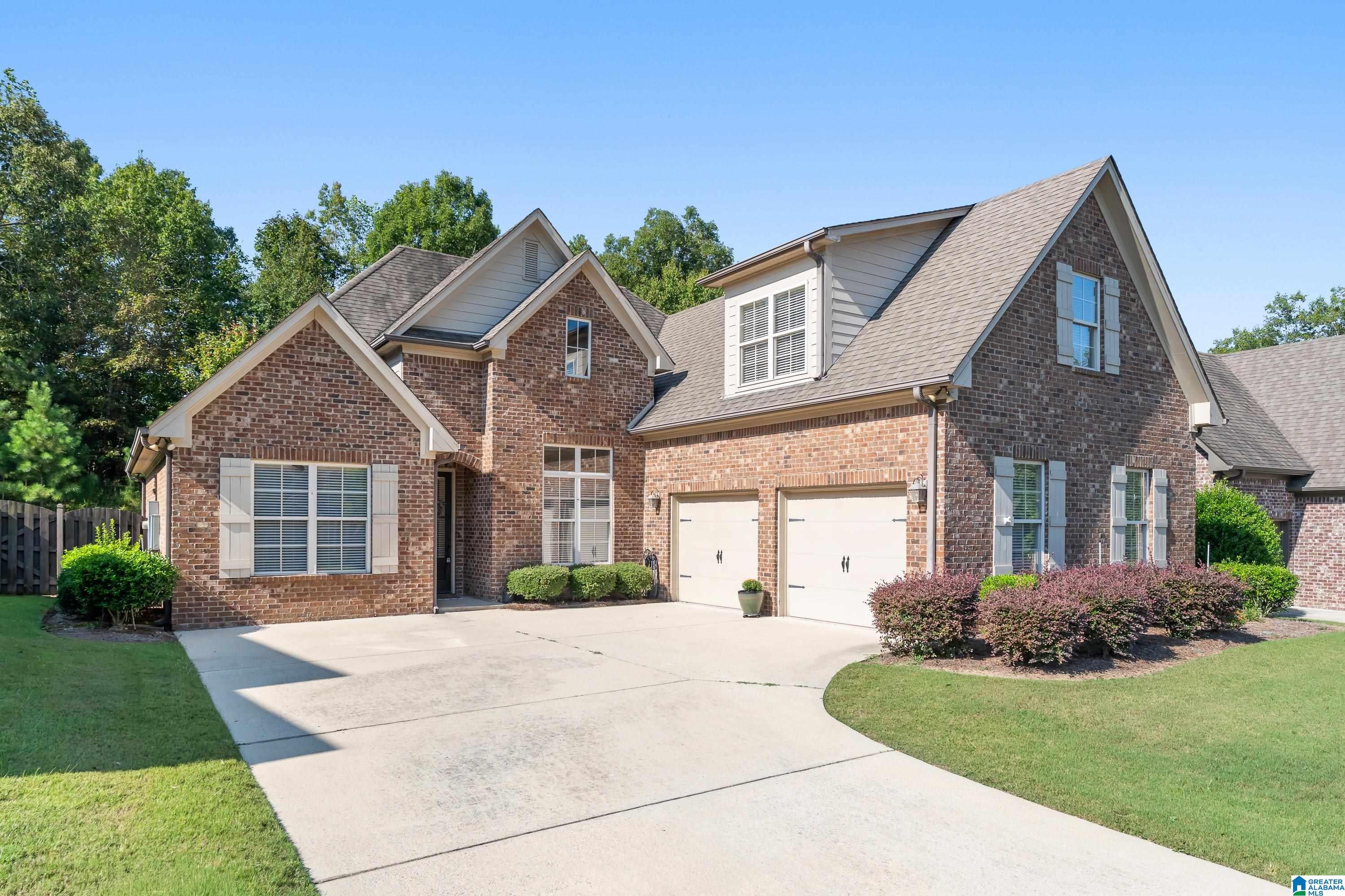 305 DUNROBIN CIRCLE