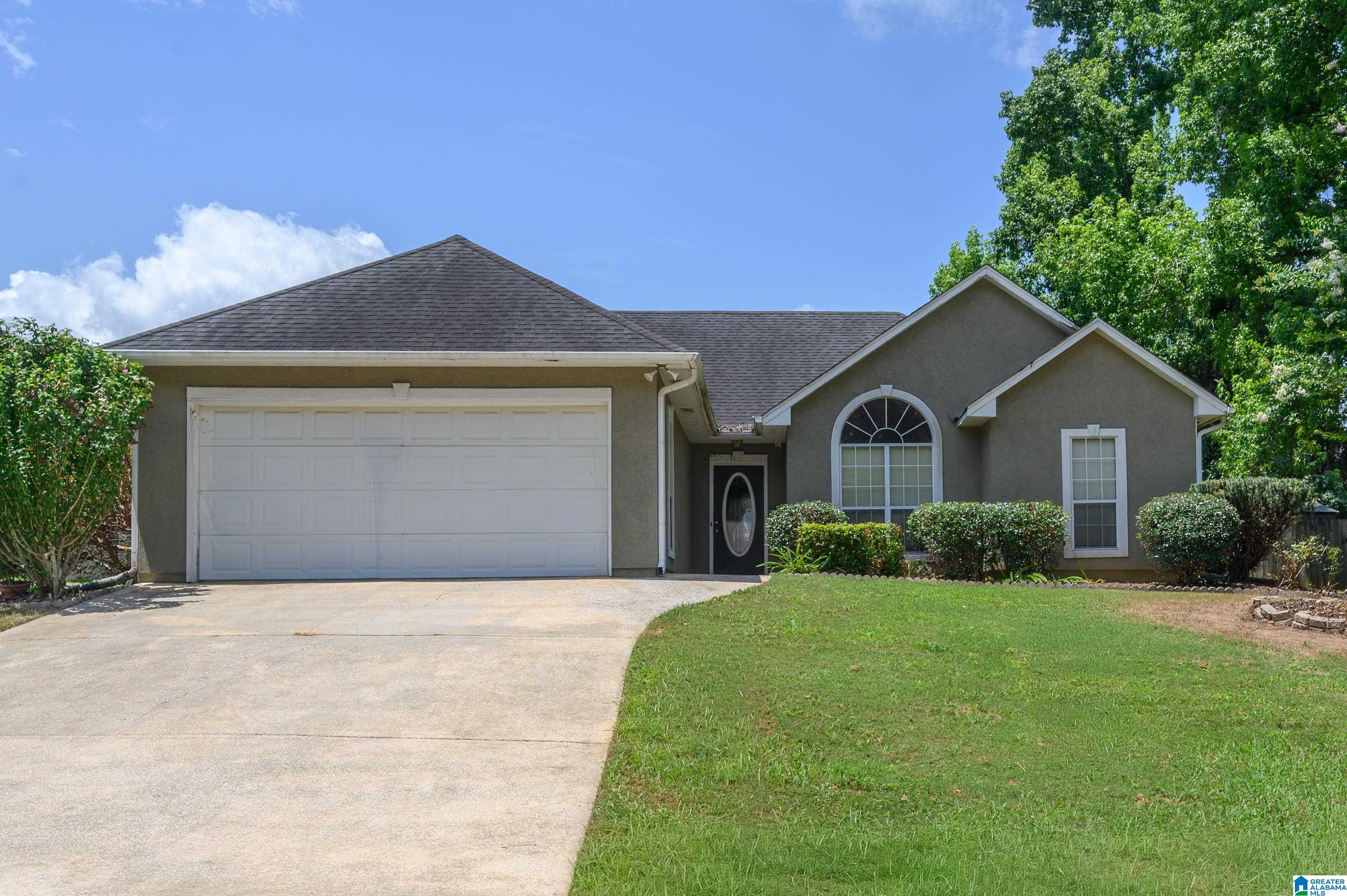 Photo 1 of 36 — 512 BARONNE STREET, HELENA, AL 35080