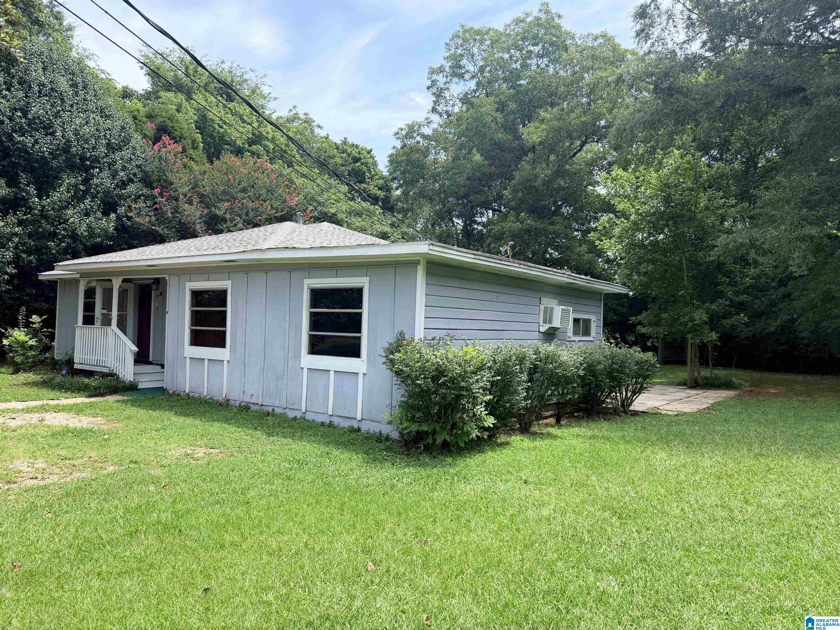 827 DELTA STREET - Photo 4