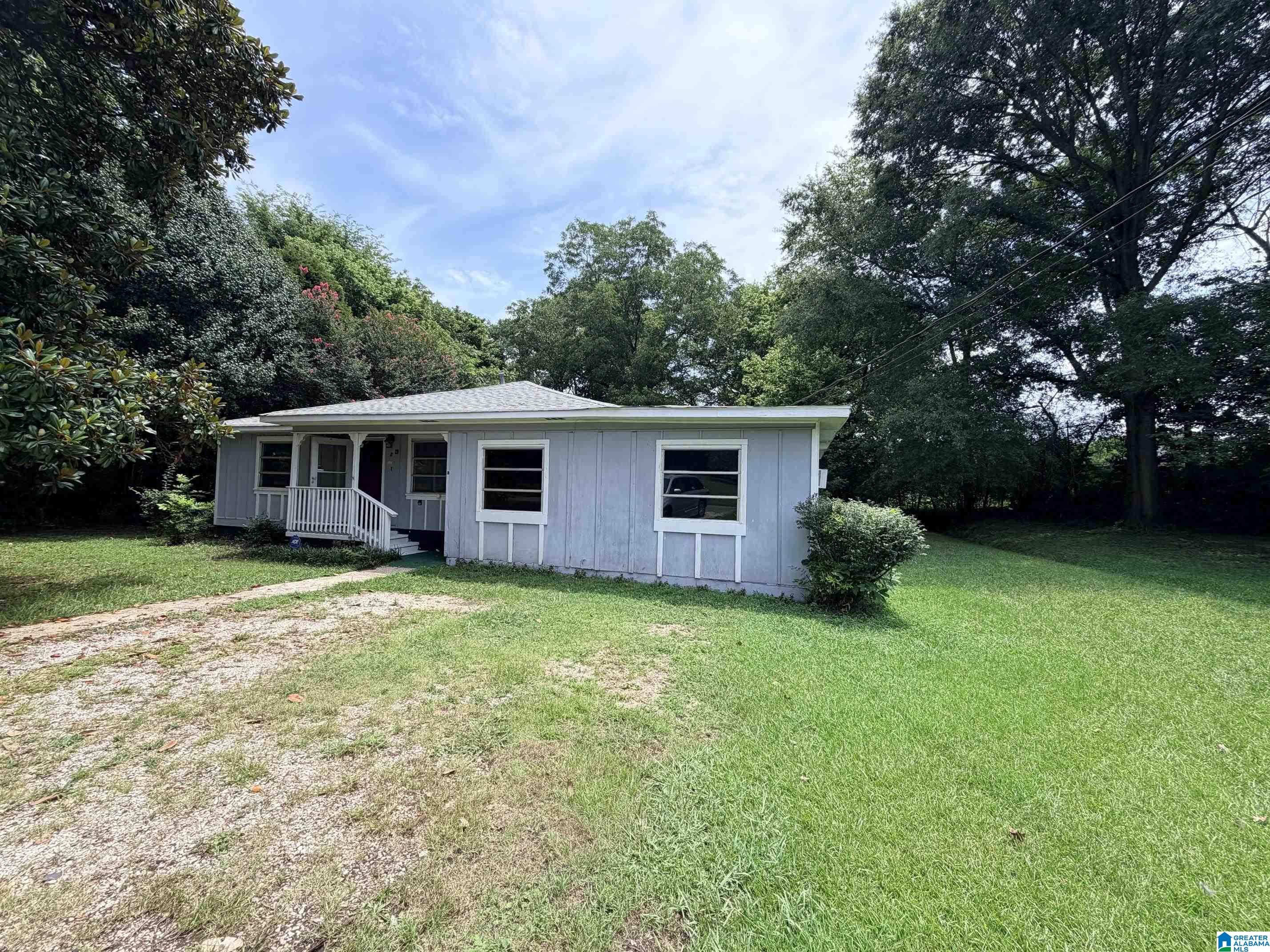 827 DELTA STREET - Photo 2