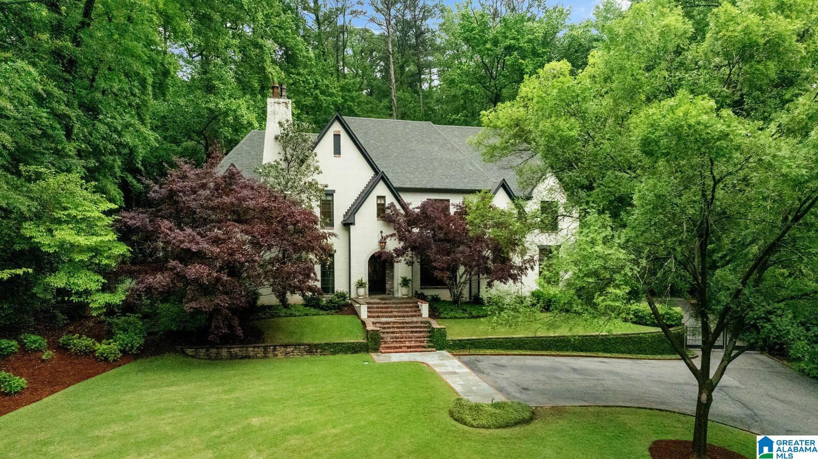 4 PINE RIDGE LANE
