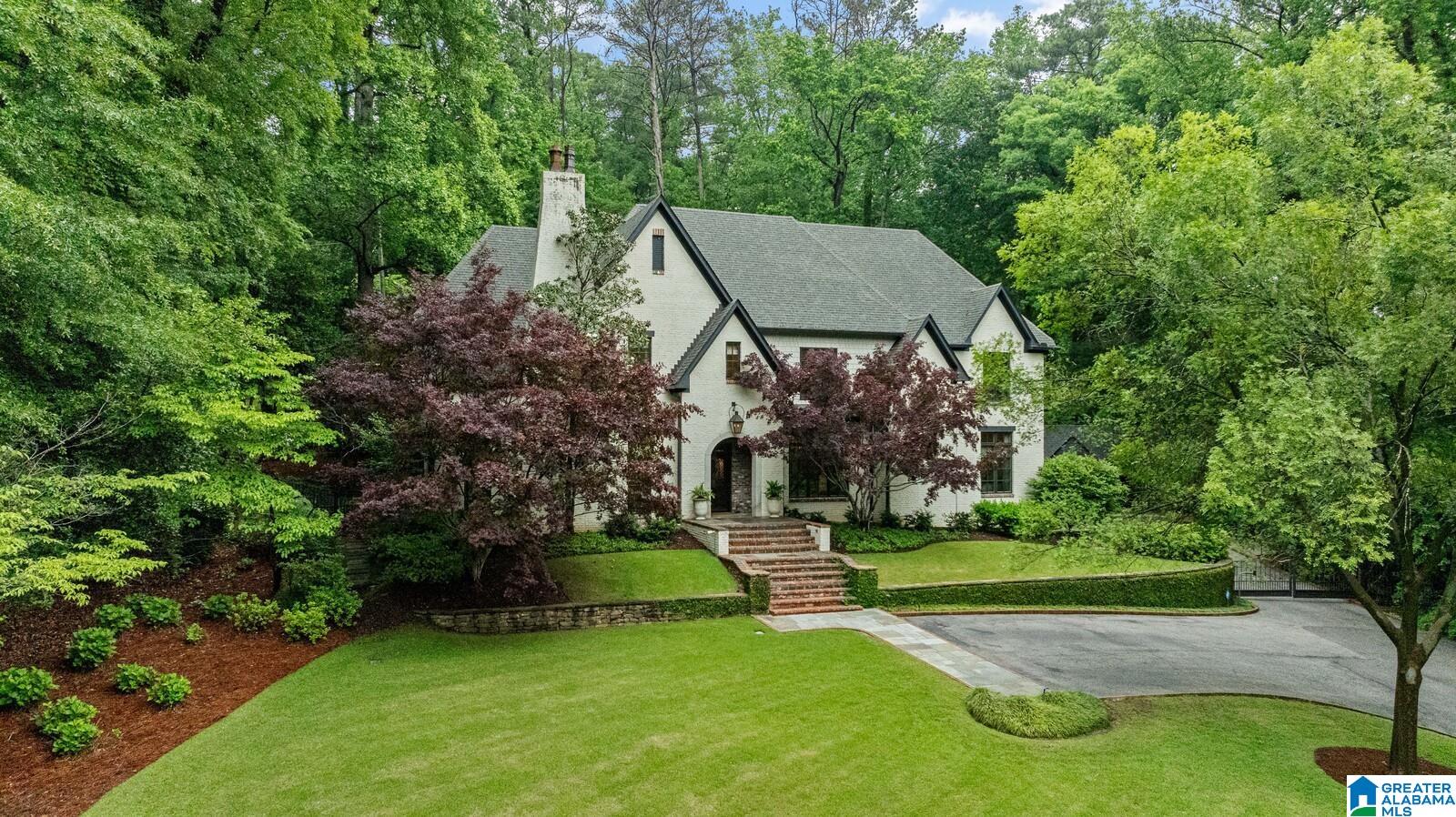 4 PINE RIDGE LANE