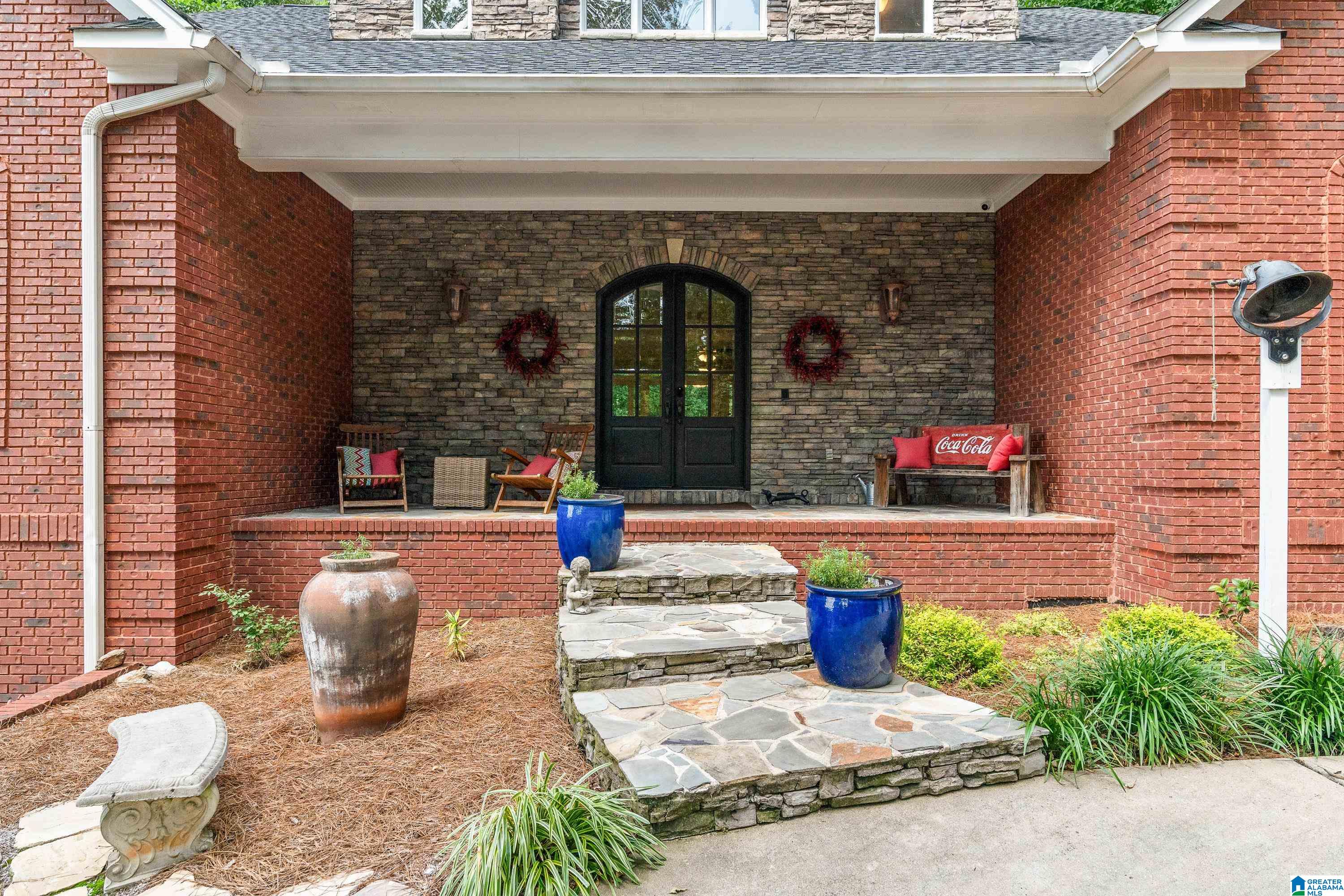 1007 EAGLE HILL DRIVE