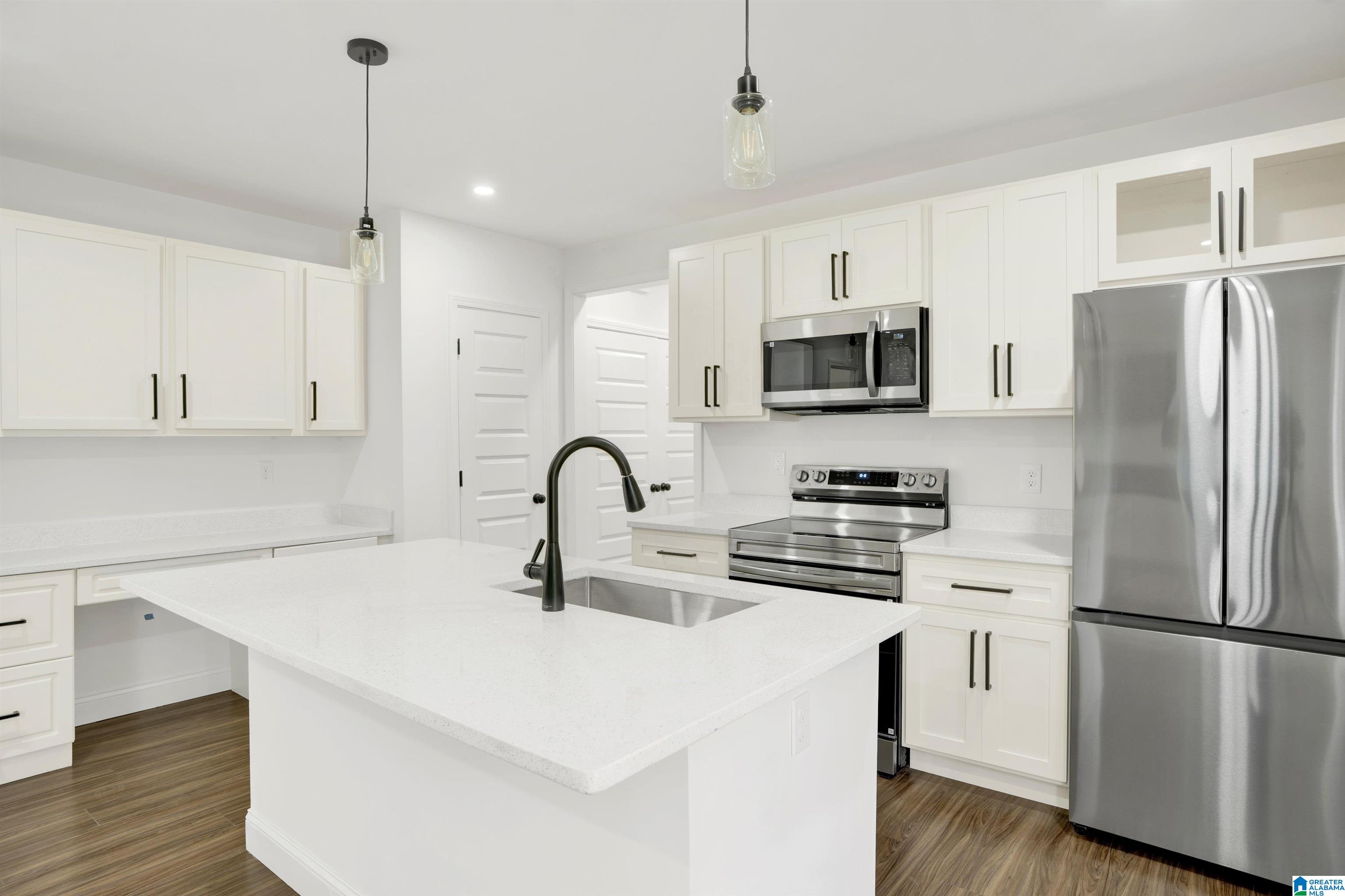 4874 SHADYVIEW DRIVE