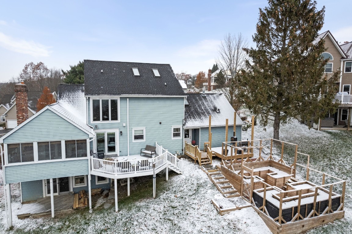 21 King Point Circle N