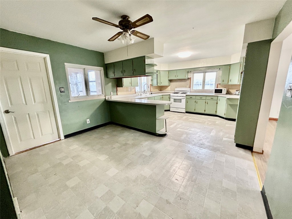 838 Milan Avenue, Endicott, New York image 18