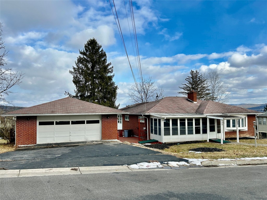 838 Milan Avenue, Endicott, New York image 3