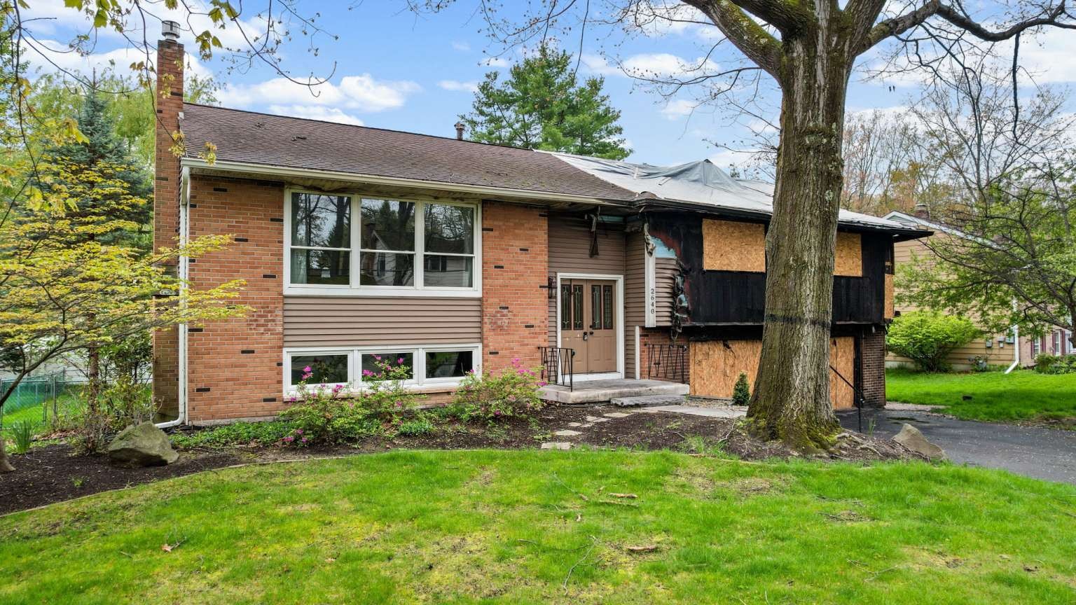 2640 Lynnhurst Drive