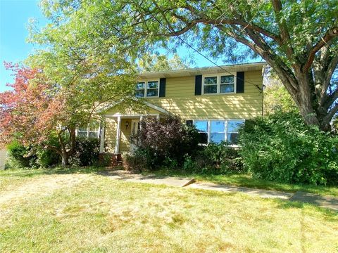 23 Pembroke Drive Endicott NY 13760
