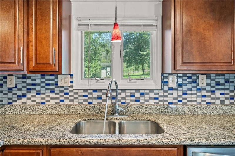 26 Winding Lane, Vestal, New York image 17
