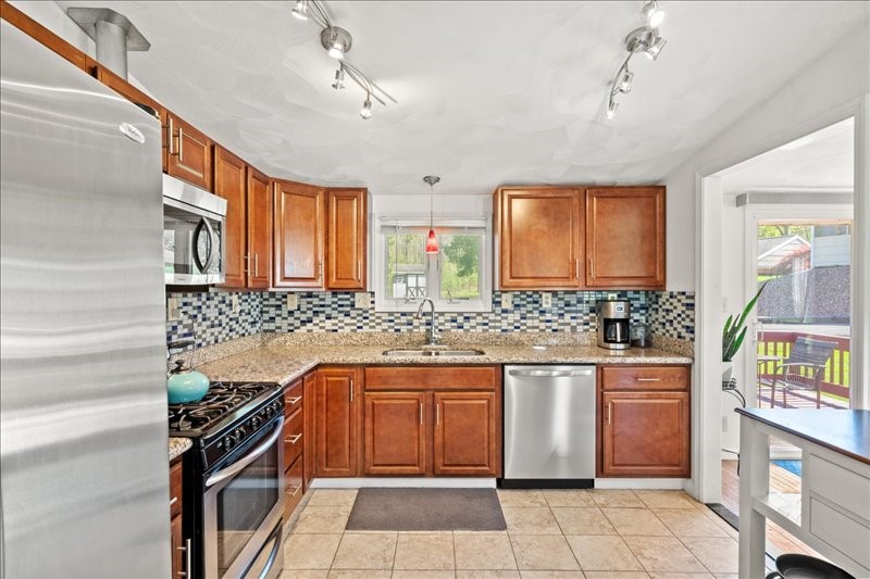 26 Winding Lane, Vestal, New York image 16