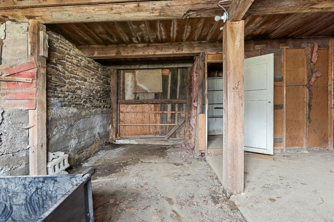 208 Castle Road, Binghamton, New York image 39