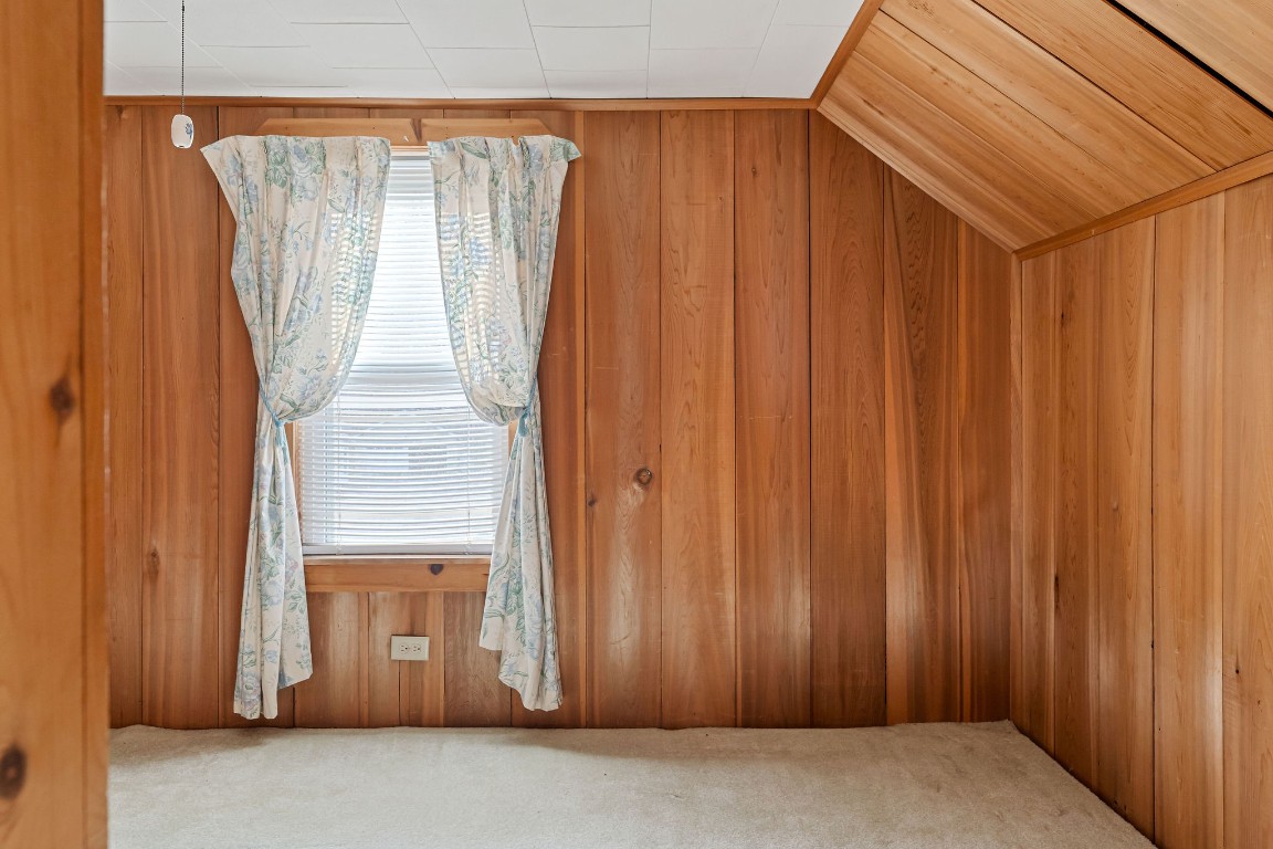 208 Castle Road, Binghamton, New York image 28