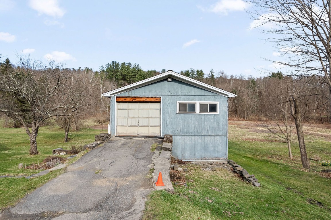 208 Castle Road, Binghamton, New York image 37