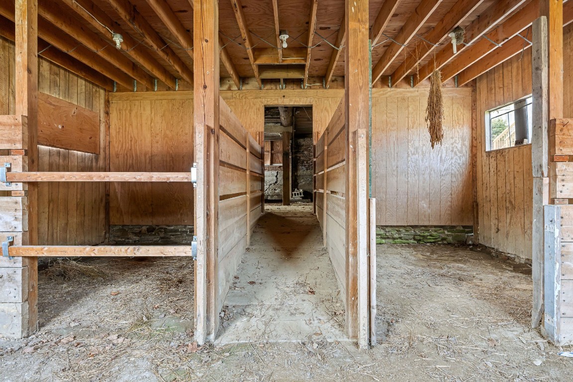 208 Castle Road, Binghamton, New York image 42